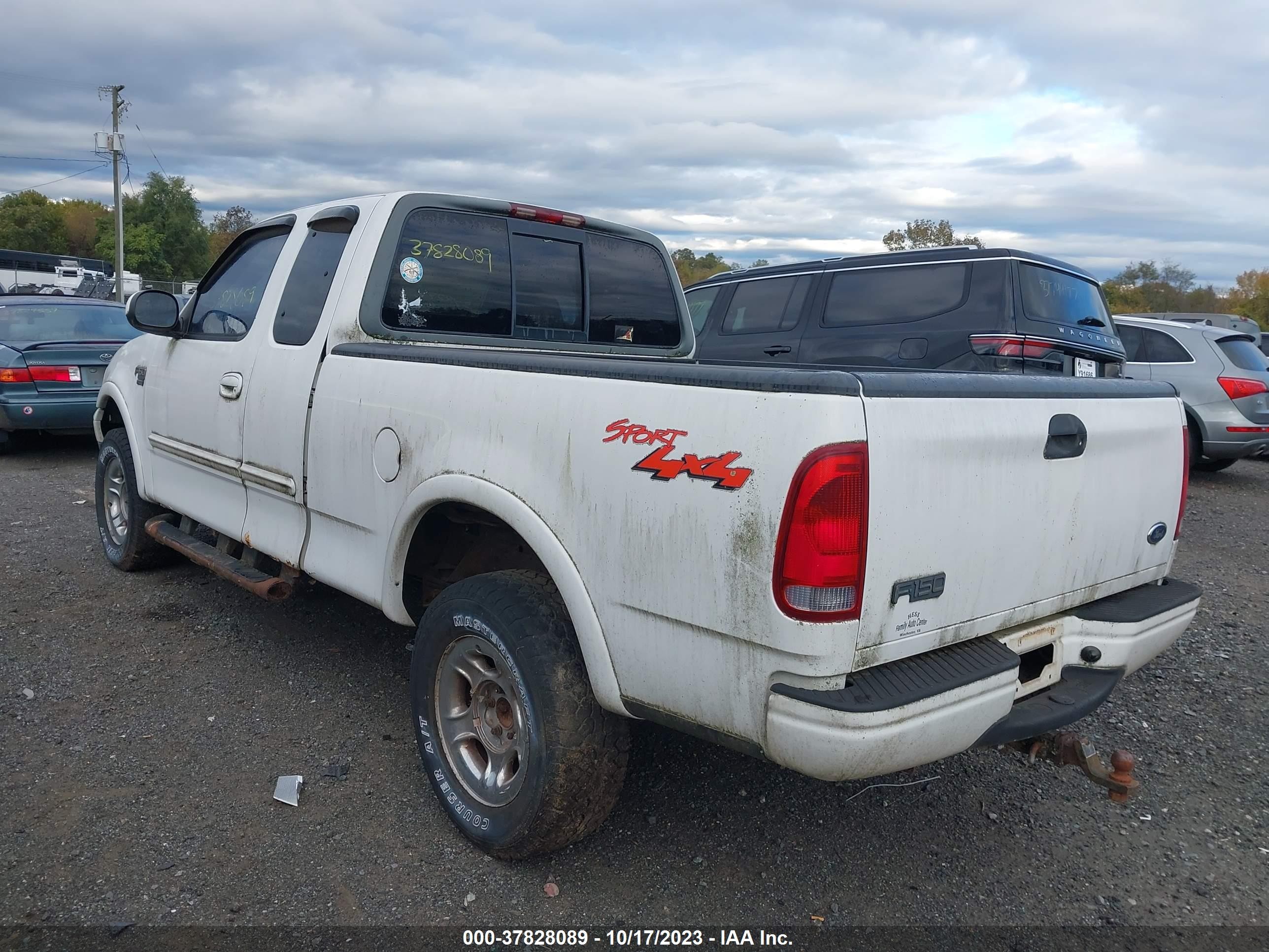 Photo 2 VIN: 1FTRX18W1XNC07902 - FORD F-150 