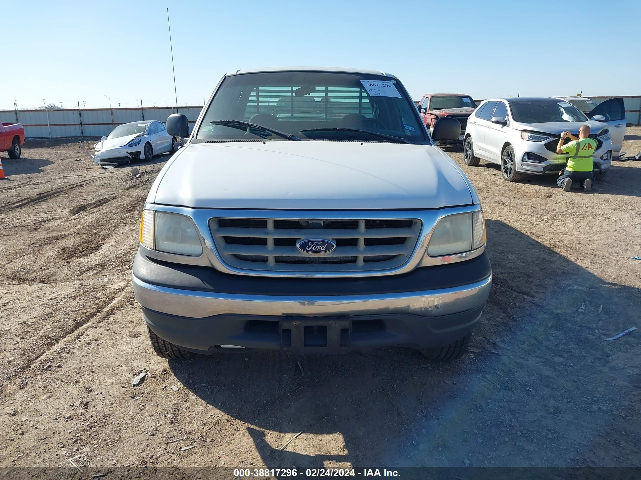 Photo 11 VIN: 1FTRX18W41NA20502 - FORD F-150 