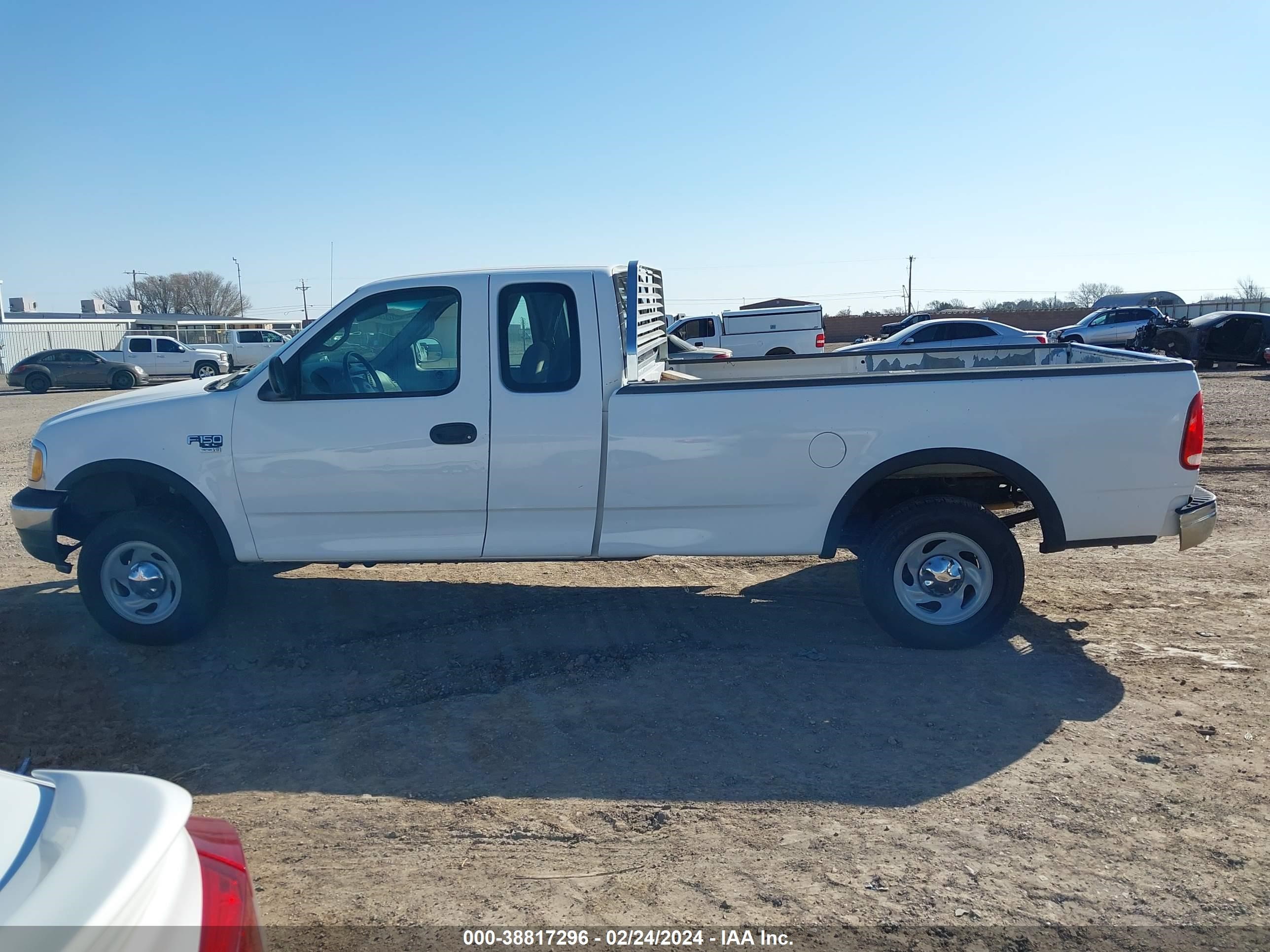 Photo 13 VIN: 1FTRX18W41NA20502 - FORD F-150 