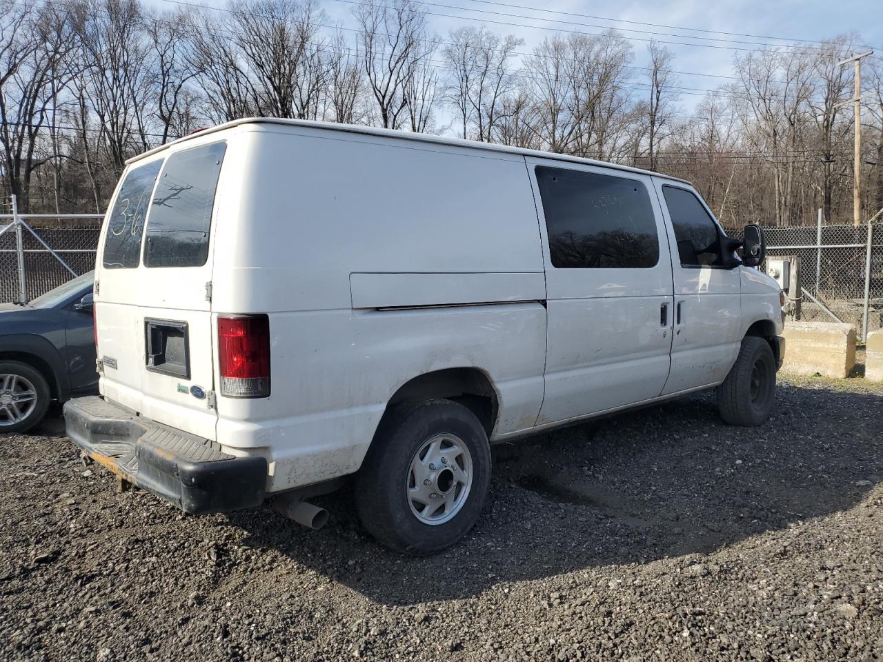 Photo 2 VIN: 1FTSE3EL8ADA35233 - FORD ECONOLINE 