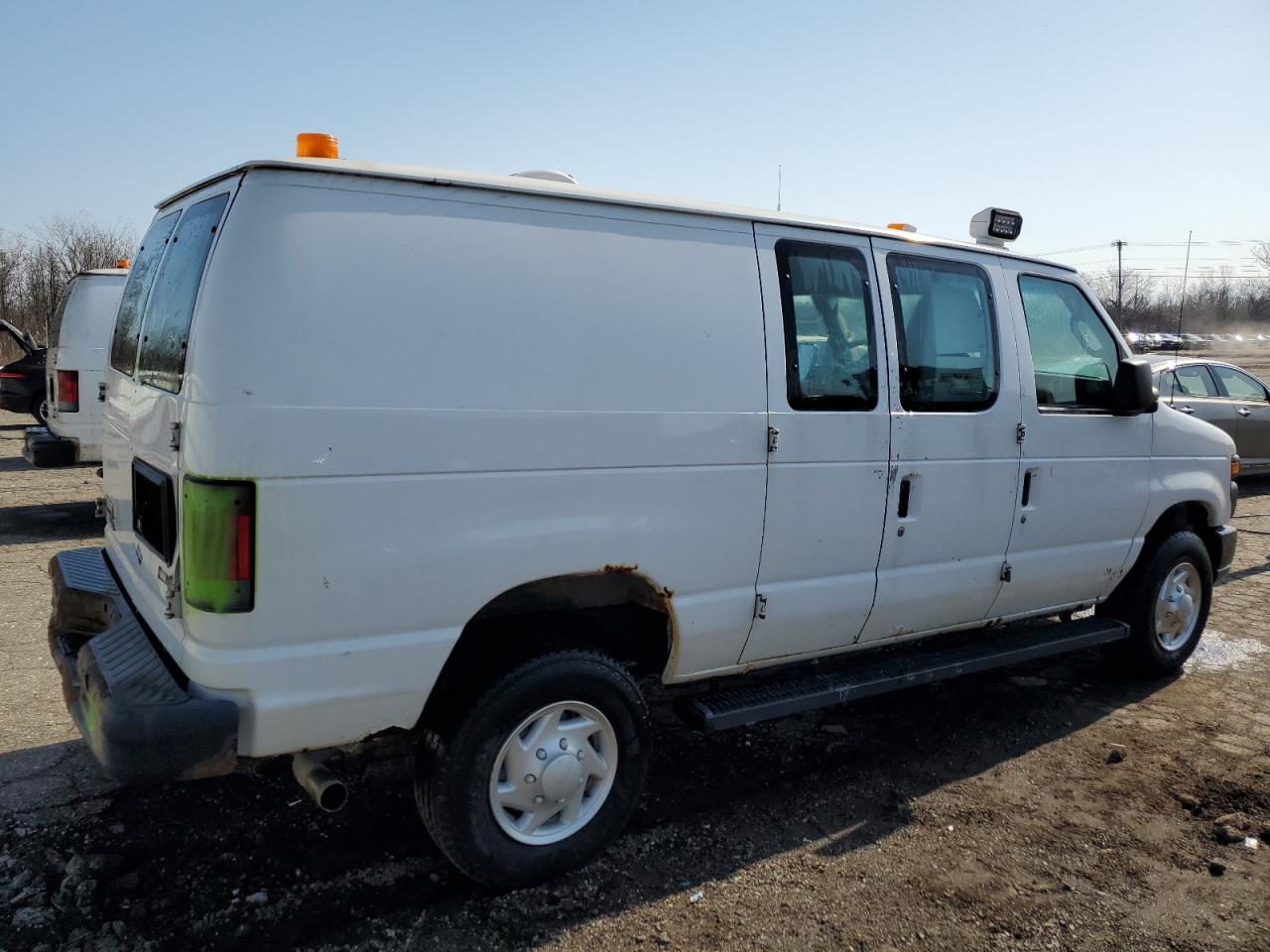 Photo 2 VIN: 1FTSE3ELXBDA78246 - FORD ECONOLINE 