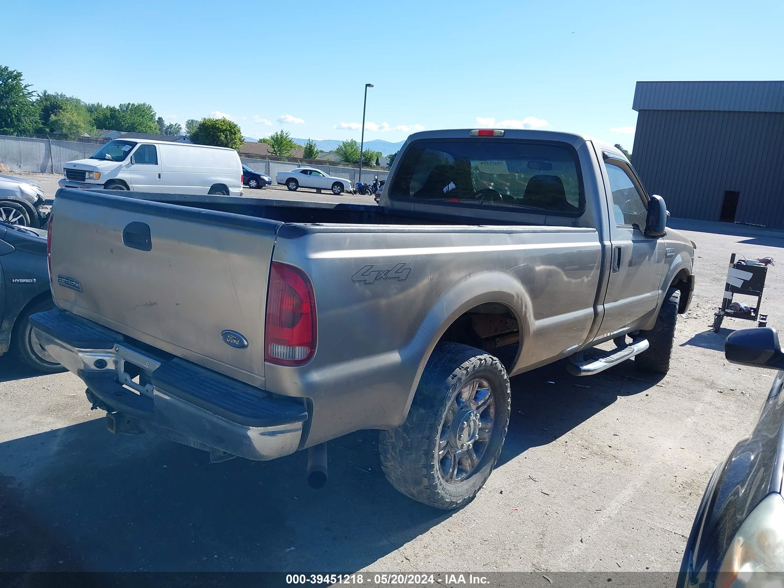 Photo 3 VIN: 1FTSF21Y66EC08354 - FORD F250 