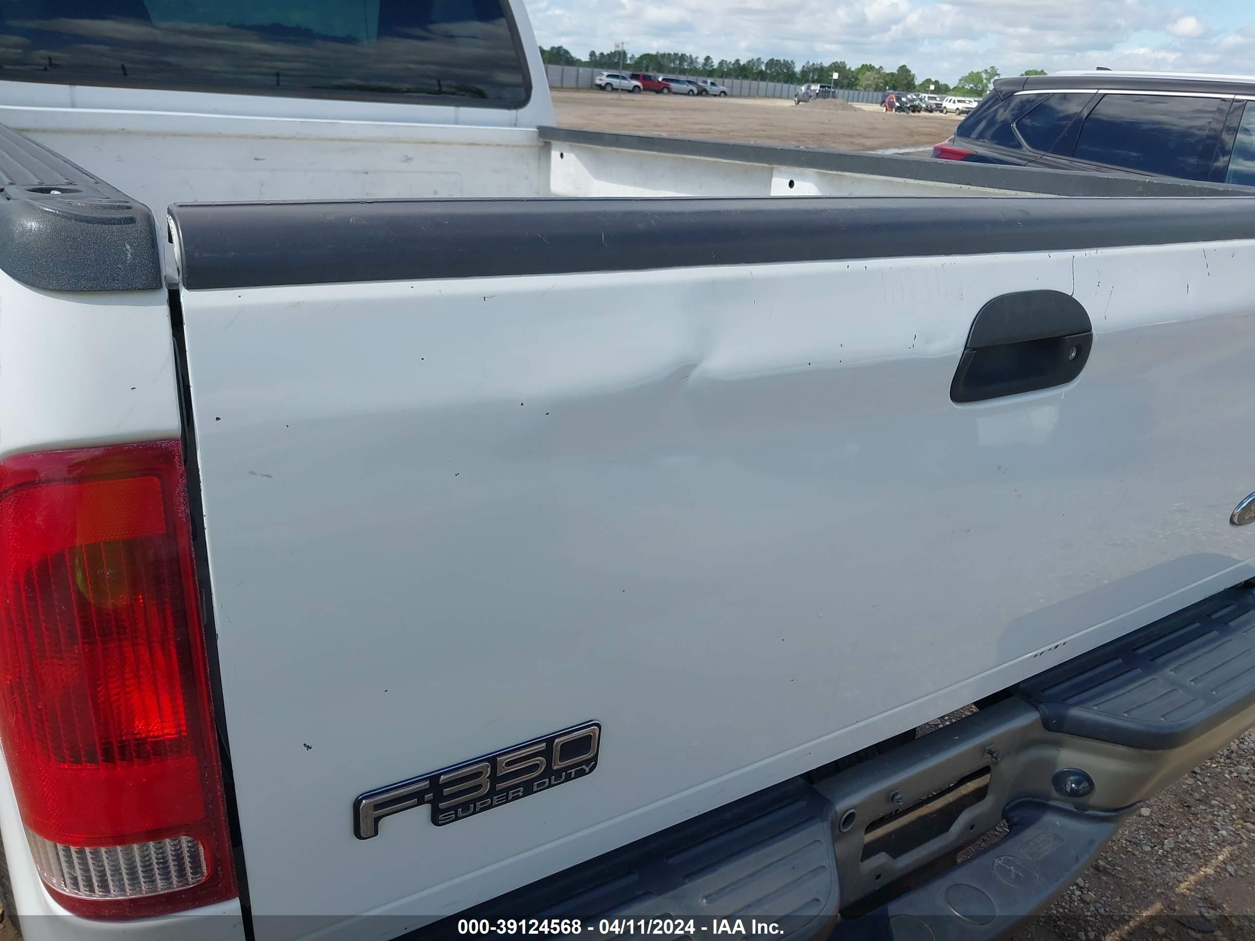 Photo 5 VIN: 1FTSF30L54EC24103 - FORD F350 