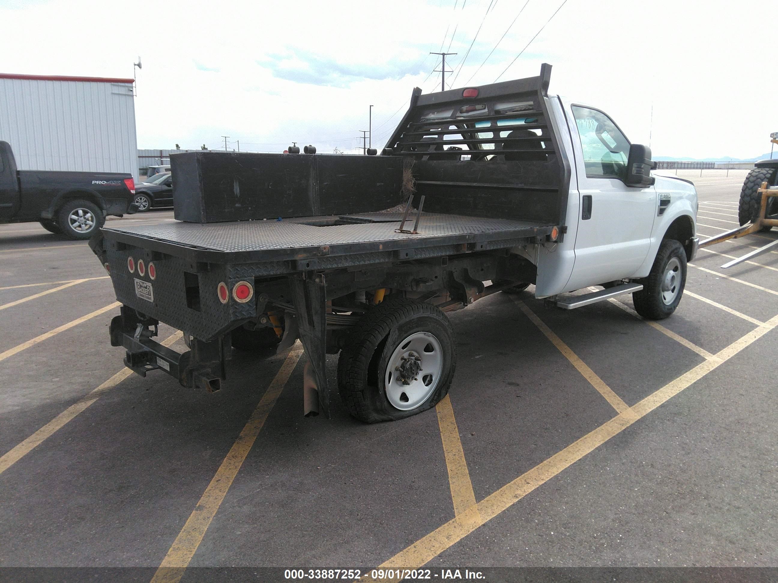 Photo 3 VIN: 1FTSF31529EA21547 - FORD F350 