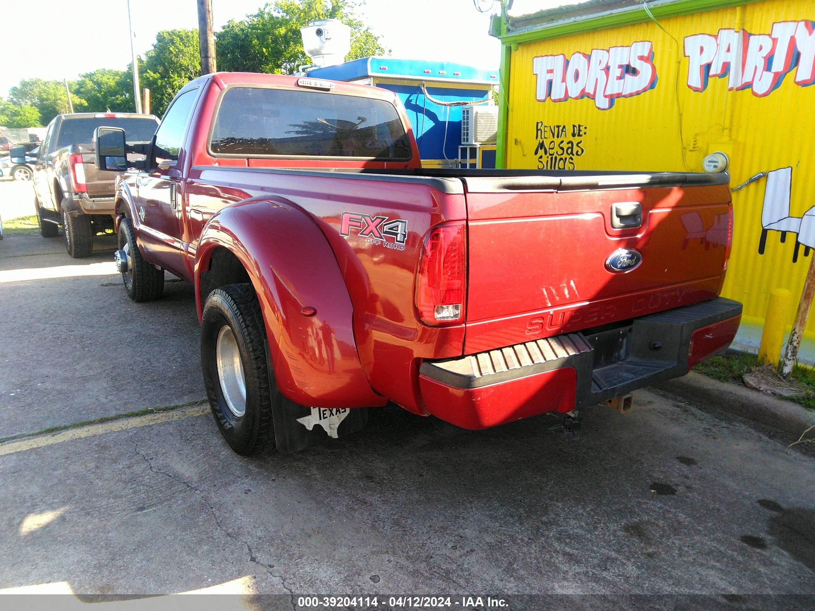 Photo 2 VIN: 1FTSF31F0XEC21705 - FORD F350 