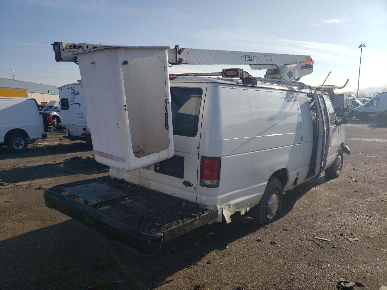 Photo 2 VIN: 1FTSS34F1WHB37817 - FORD ECONOLINE 