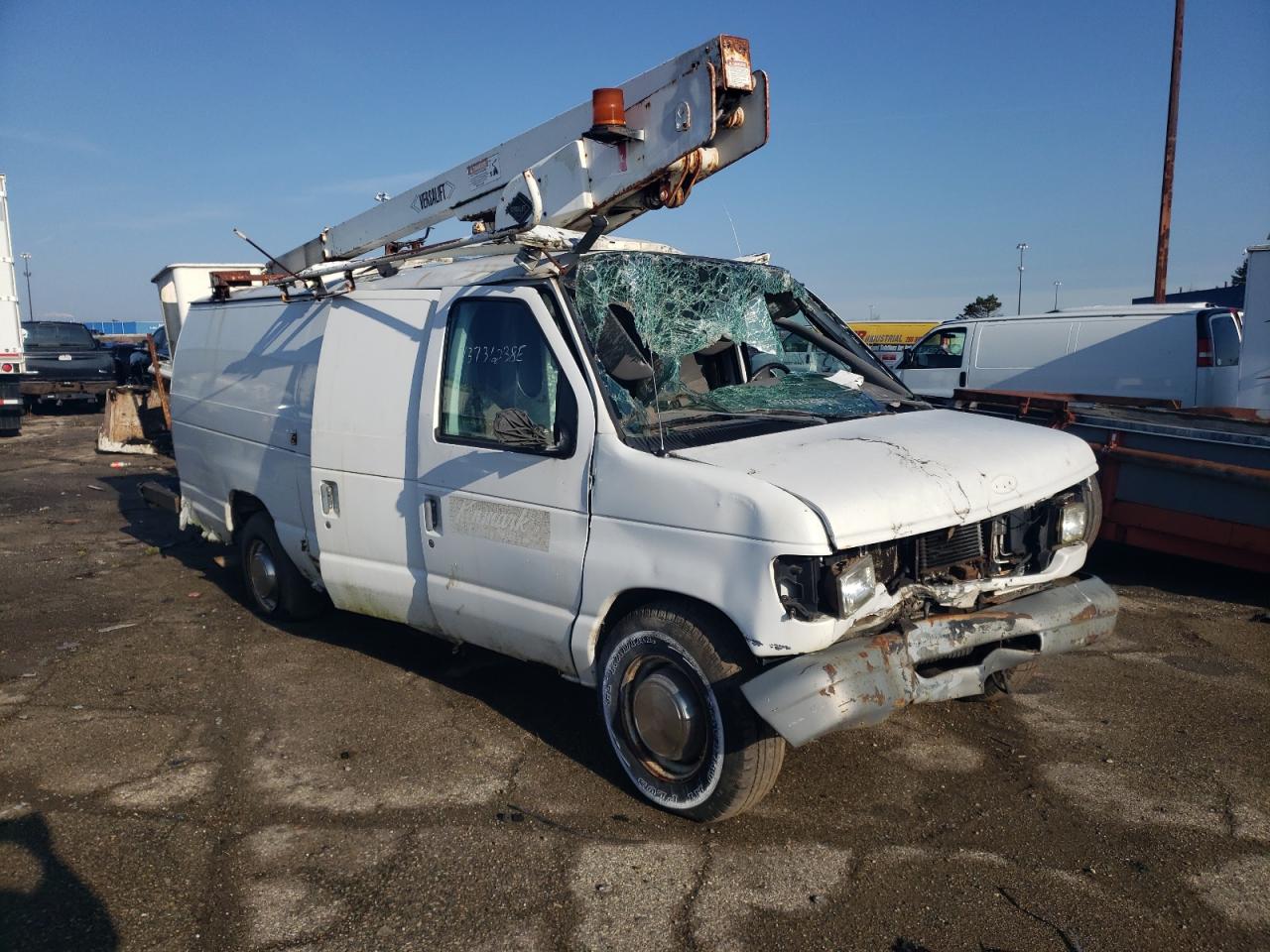 Photo 3 VIN: 1FTSS34F1WHB37817 - FORD ECONOLINE 