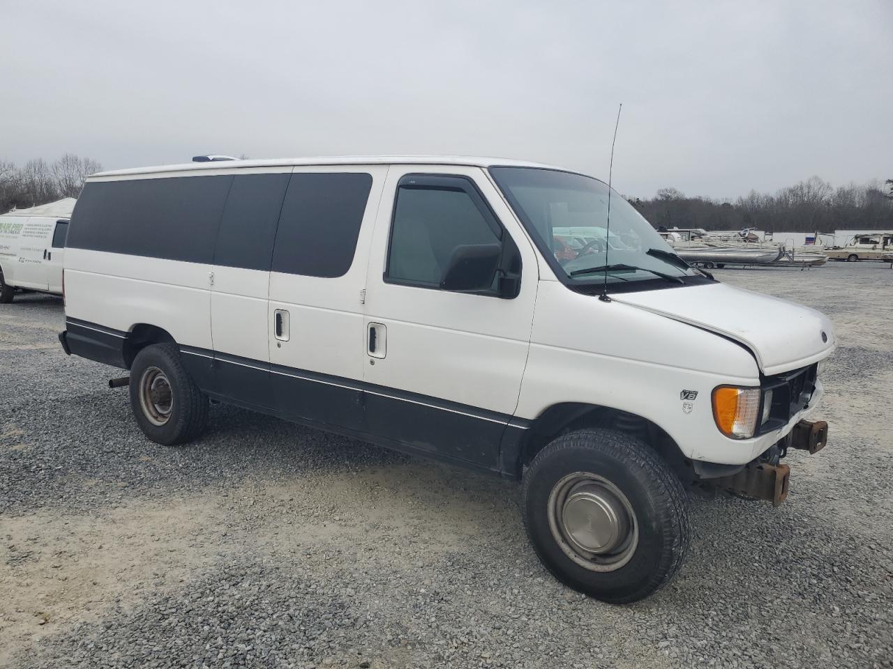 Photo 3 VIN: 1FTSS34L0WHB79935 - FORD ECONOLINE 