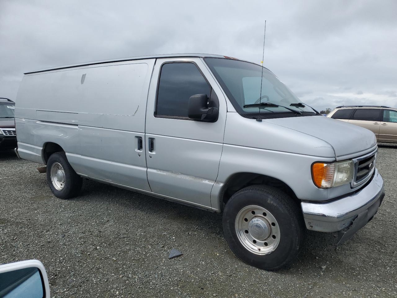 Photo 3 VIN: 1FTSS34S06HA24115 - FORD ECONOLINE 