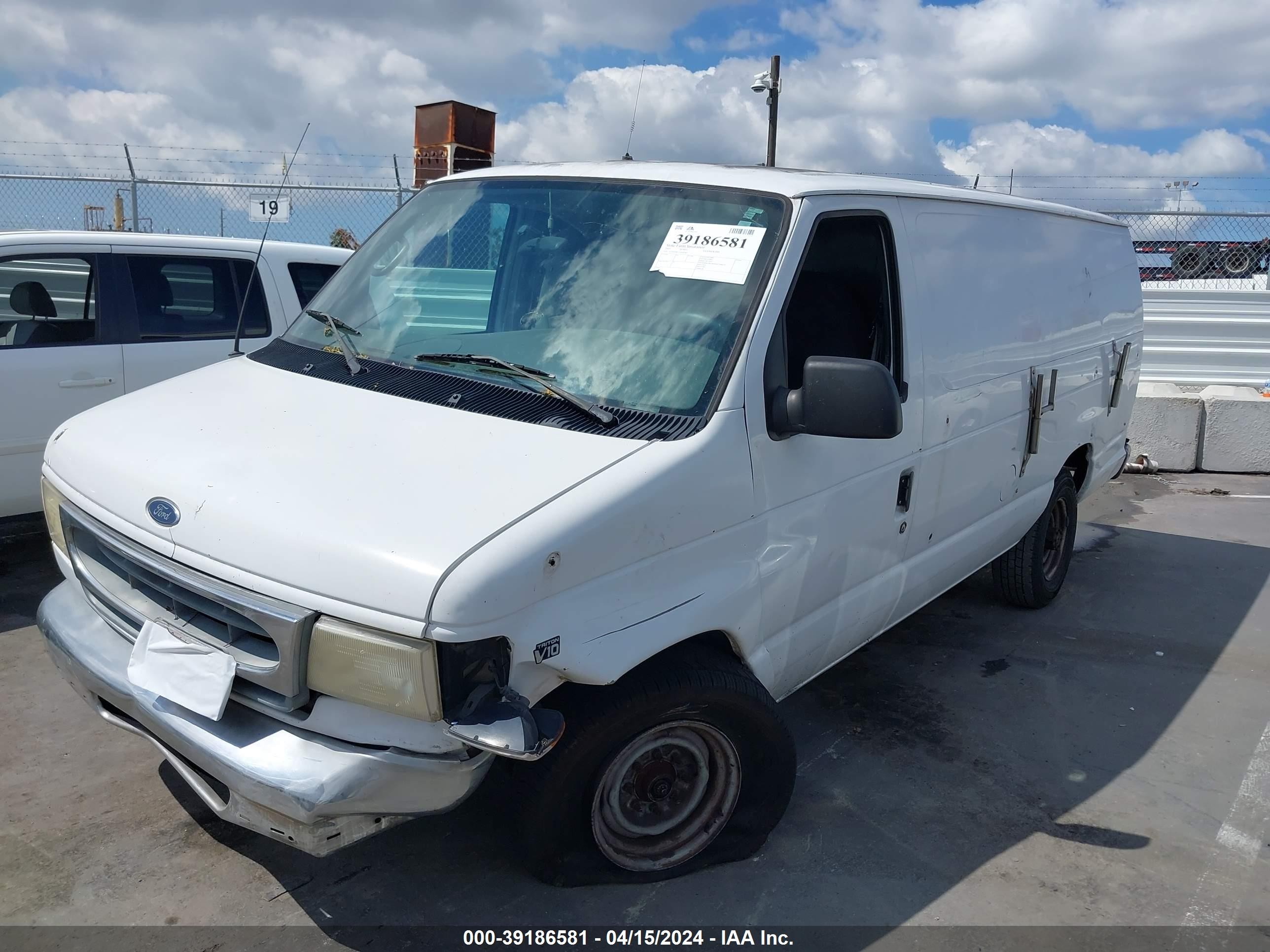 Photo 1 VIN: 1FTSS34S51HA87607 - FORD ECONOLINE 