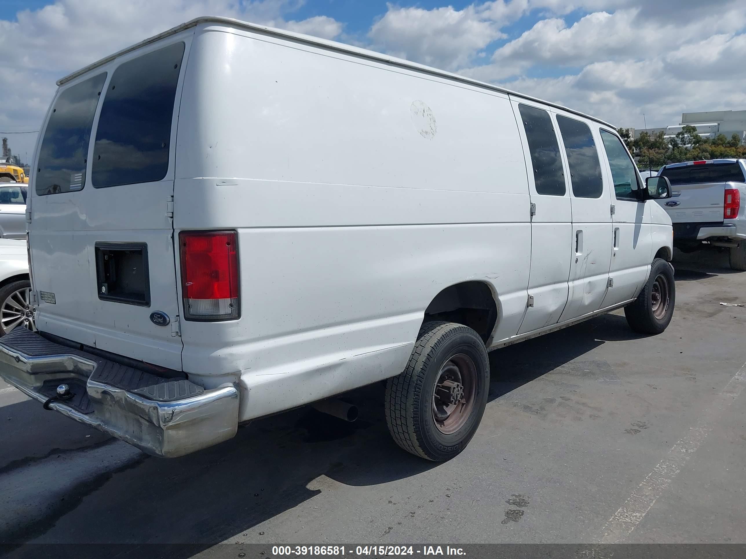 Photo 3 VIN: 1FTSS34S51HA87607 - FORD ECONOLINE 