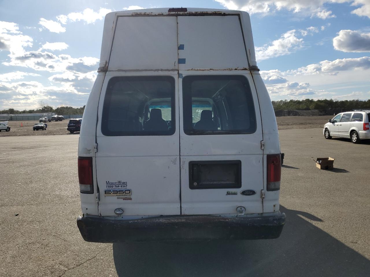 Photo 5 VIN: 1FTSS3EL1BDA29137 - FORD ECONOLINE 