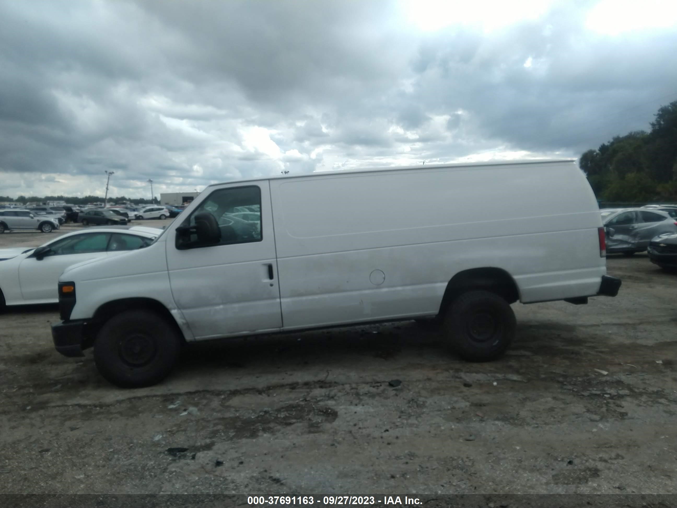 Photo 13 VIN: 1FTSS3EL1EDA48792 - FORD ECONOLINE 