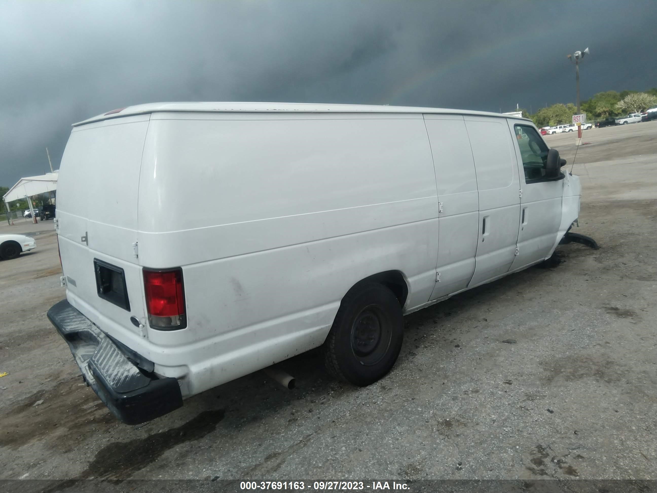 Photo 3 VIN: 1FTSS3EL1EDA48792 - FORD ECONOLINE 