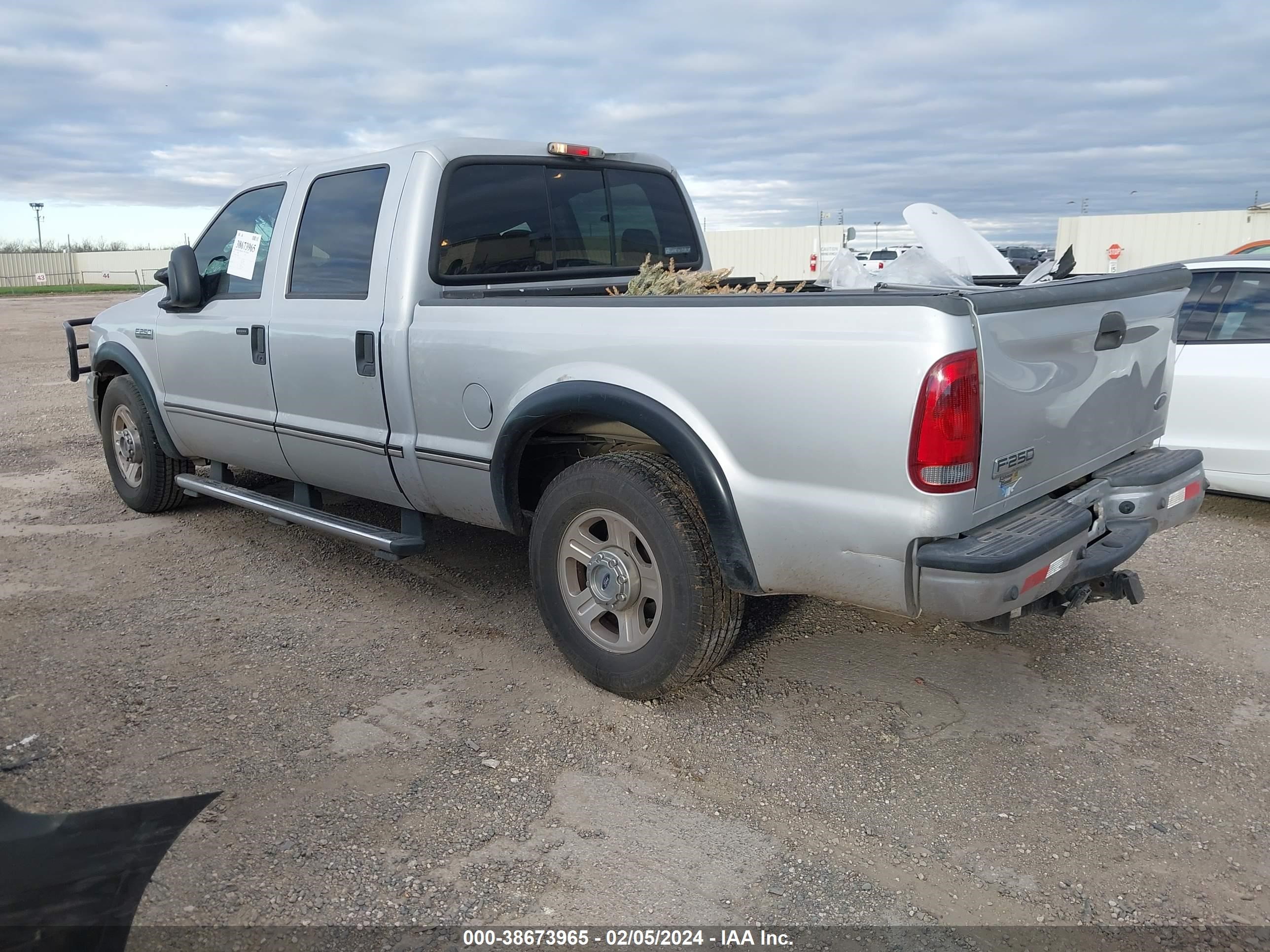 Photo 2 VIN: 1FTSW20507EA18798 - FORD F250 