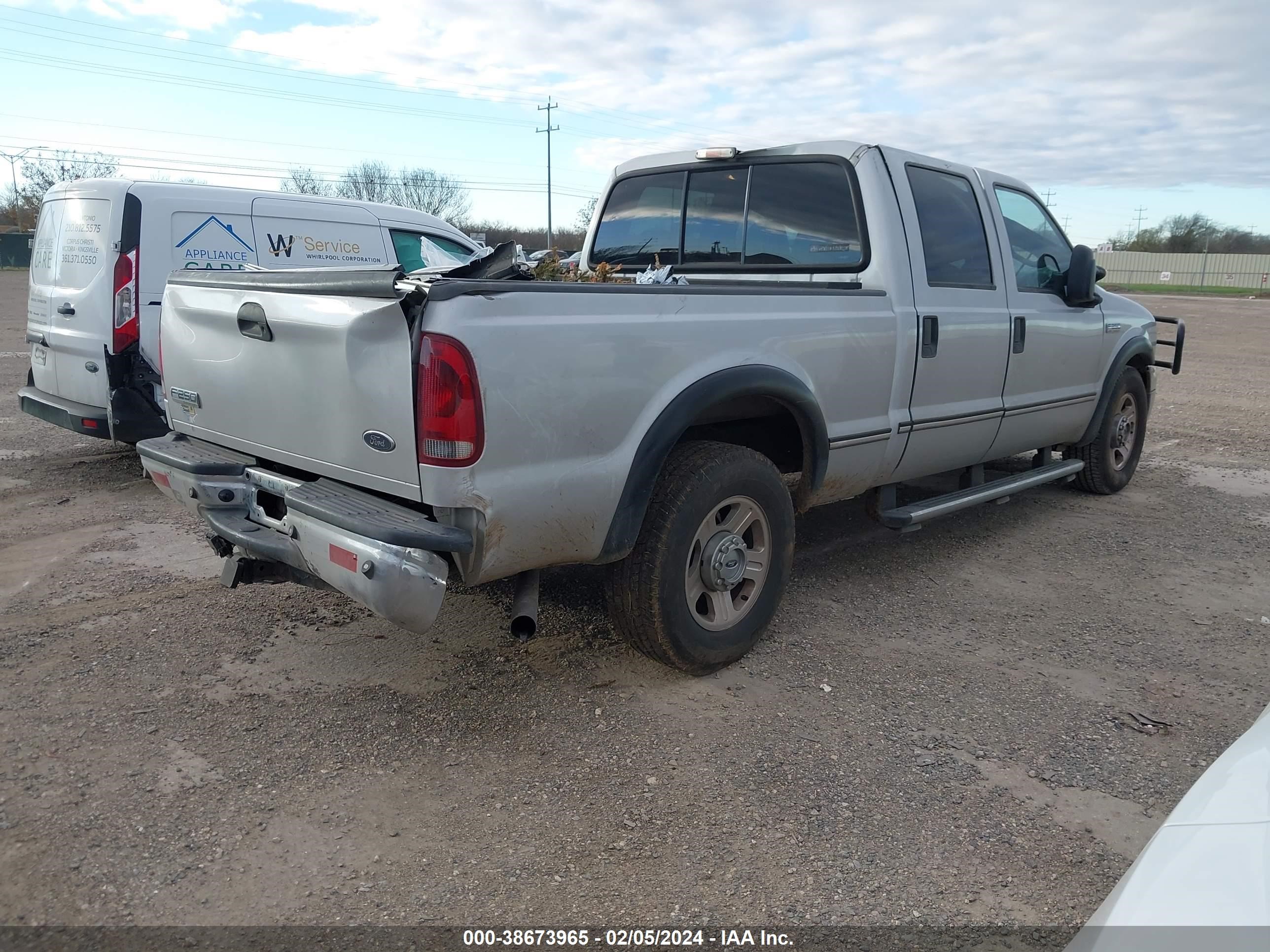 Photo 3 VIN: 1FTSW20507EA18798 - FORD F250 