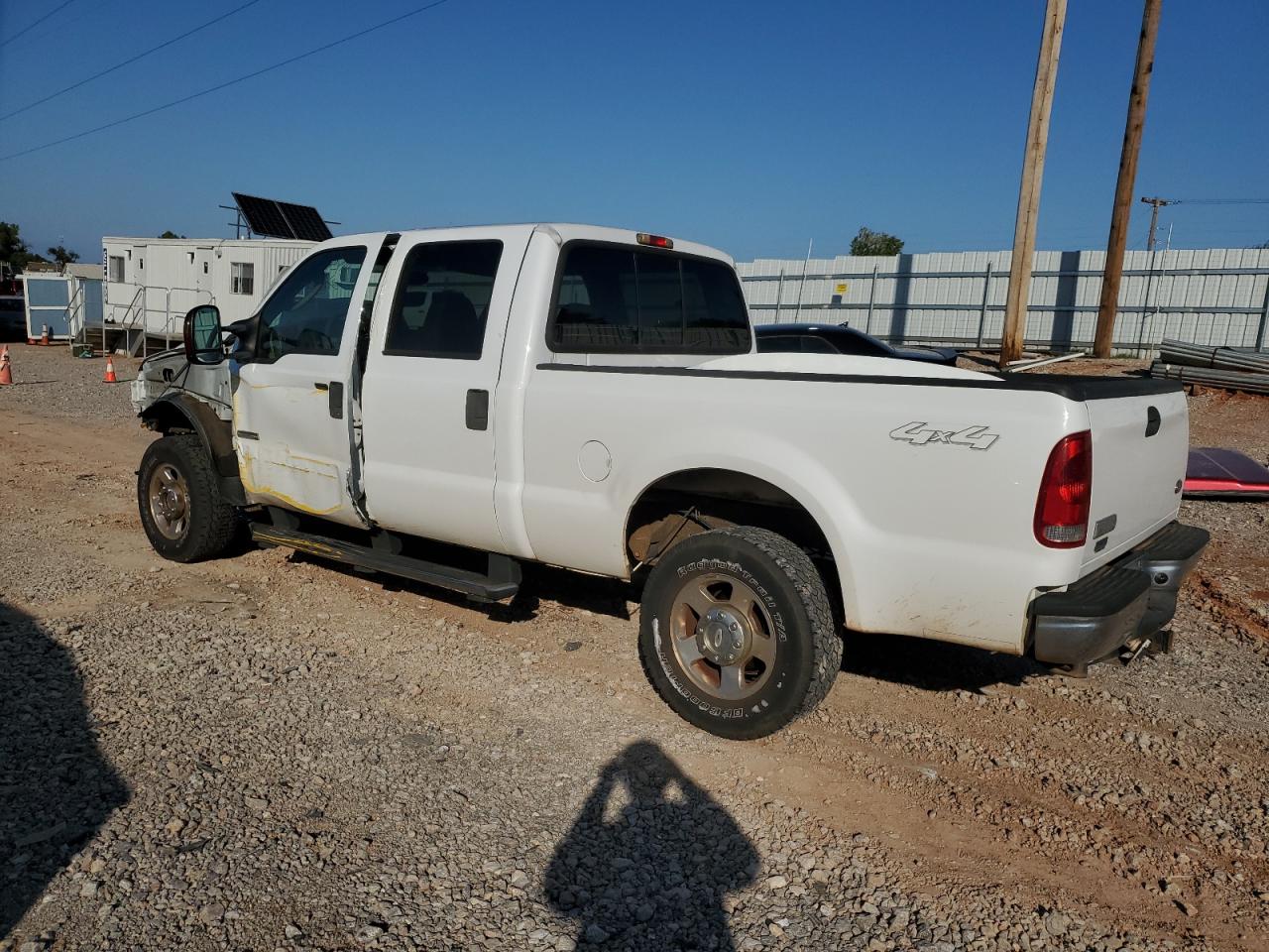 Photo 1 VIN: 1FTSW21P05EB50330 - FORD F250 