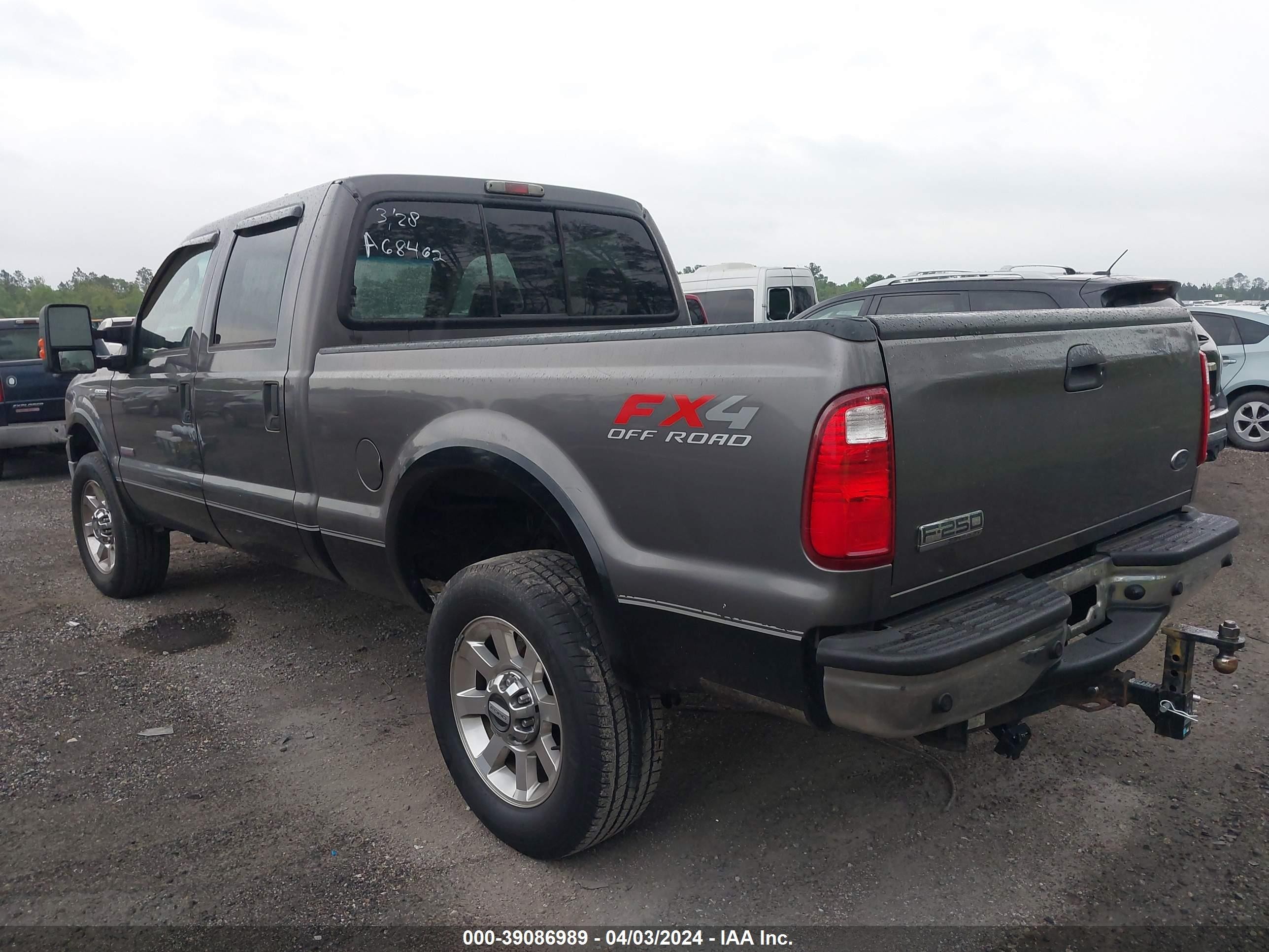 Photo 2 VIN: 1FTSW21P15EA68462 - FORD F250 