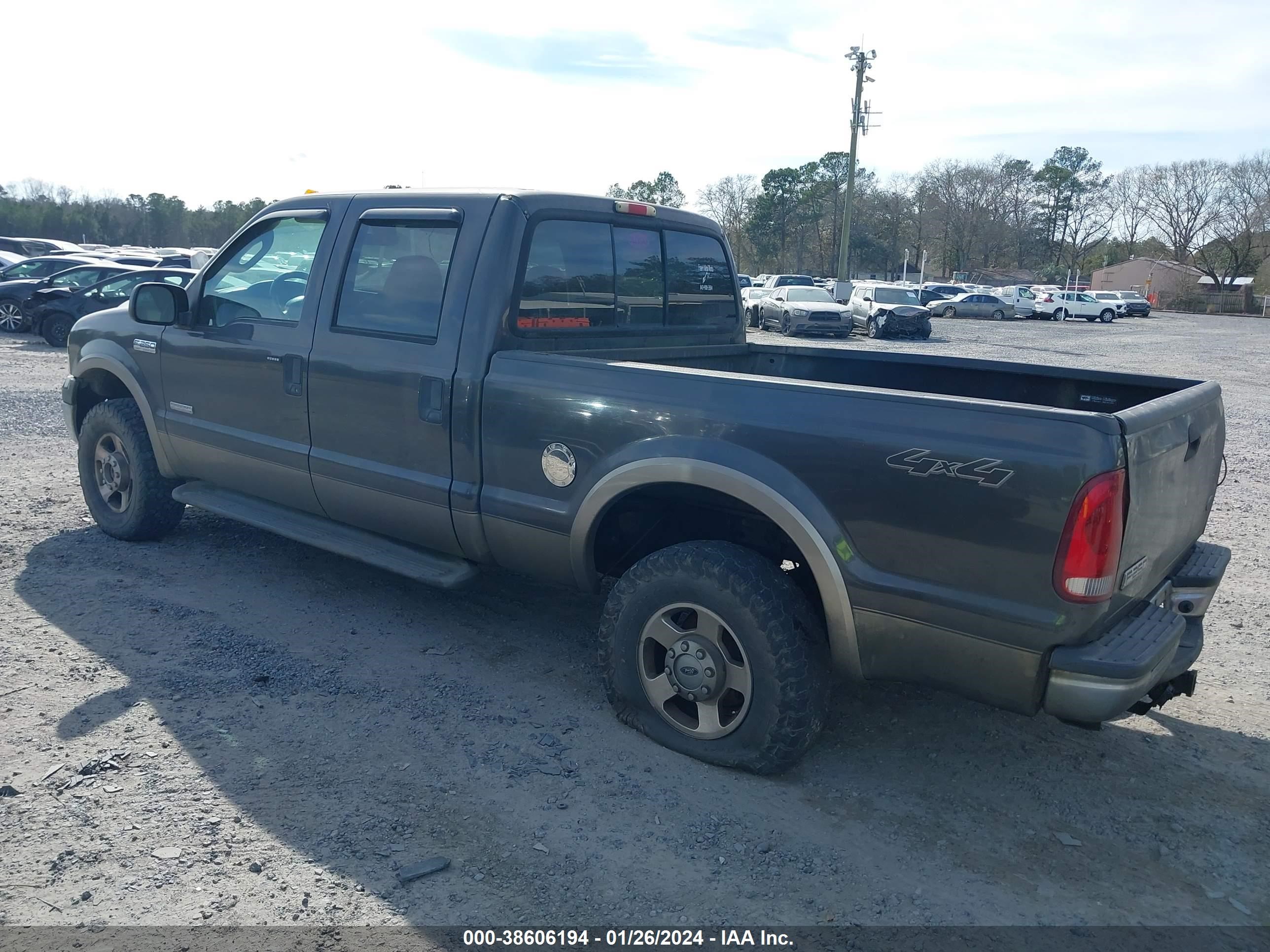 Photo 2 VIN: 1FTSW21P25EA07251 - FORD F250 