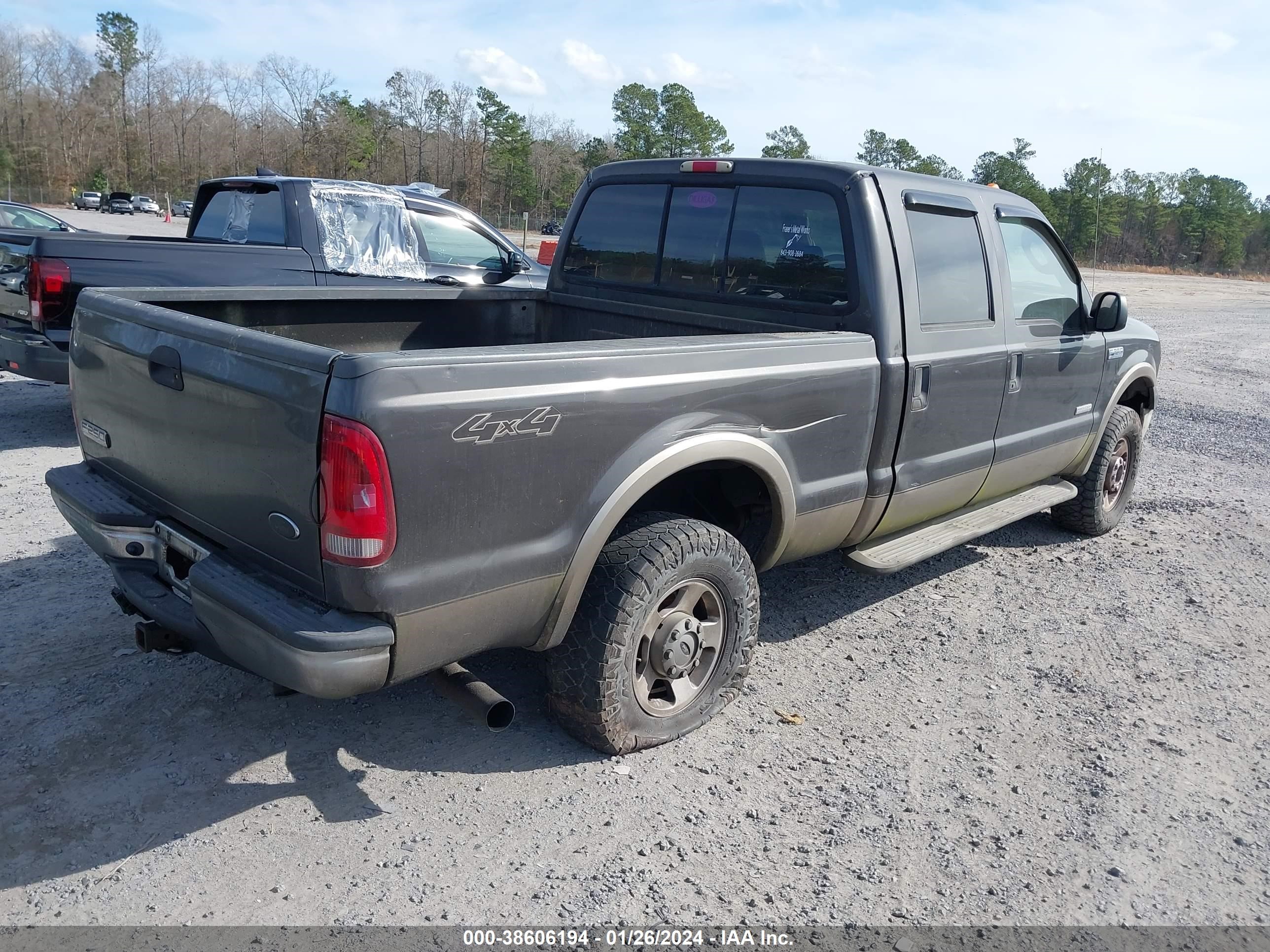 Photo 3 VIN: 1FTSW21P25EA07251 - FORD F250 