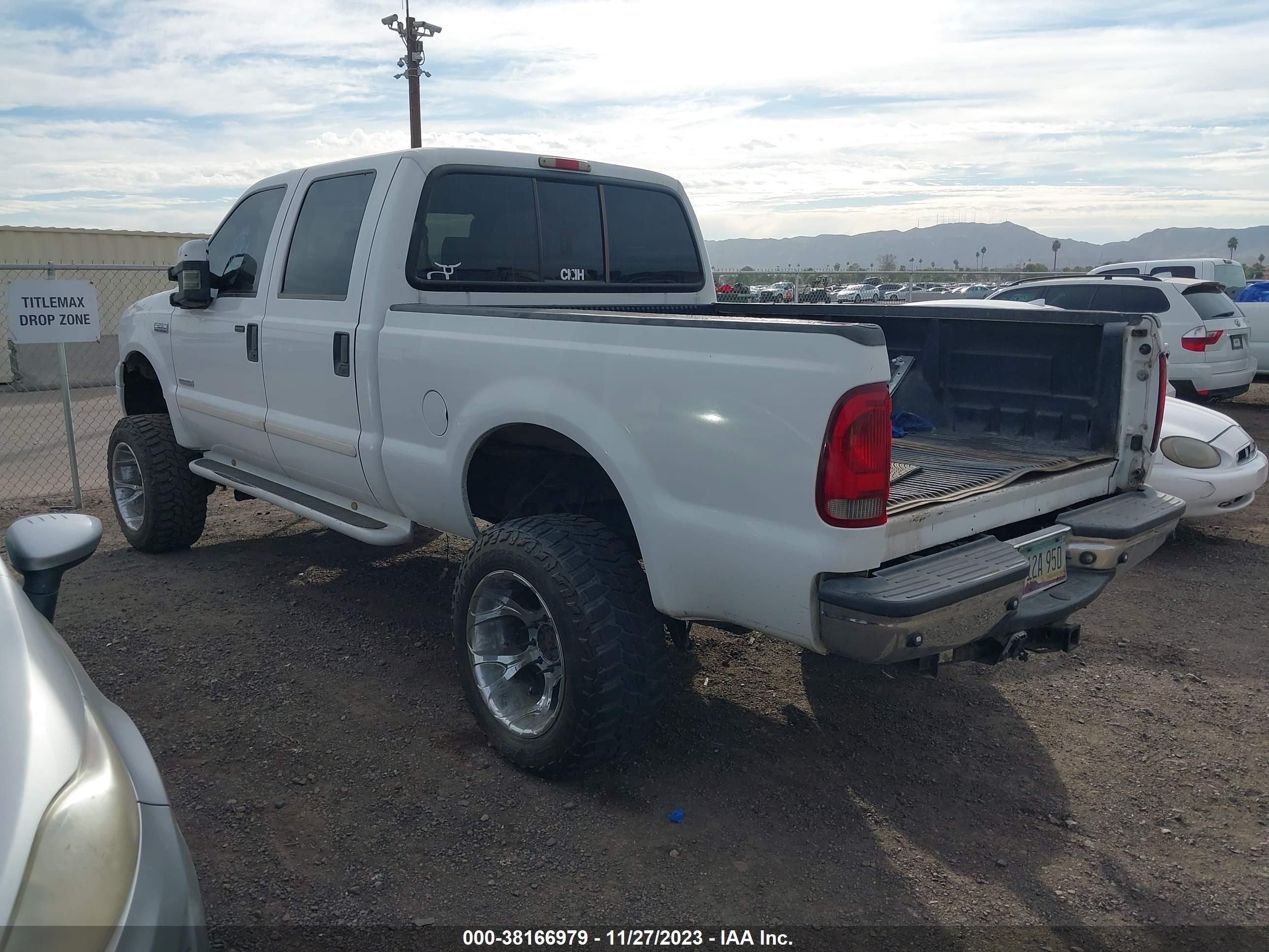 Photo 2 VIN: 1FTSW21P25EC09636 - FORD F250 