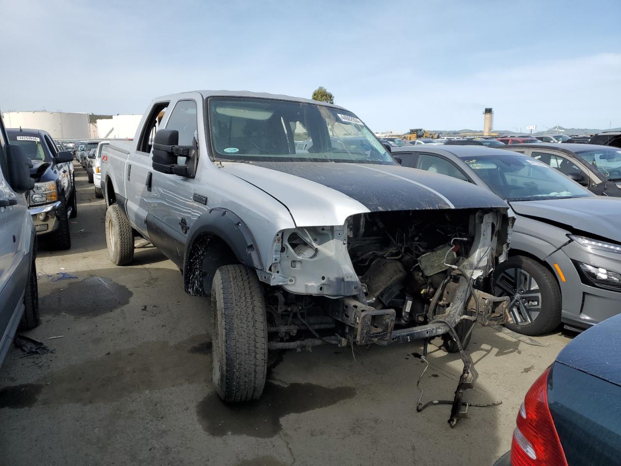 Photo 3 VIN: 1FTSW21P55EC48575 - FORD F250 