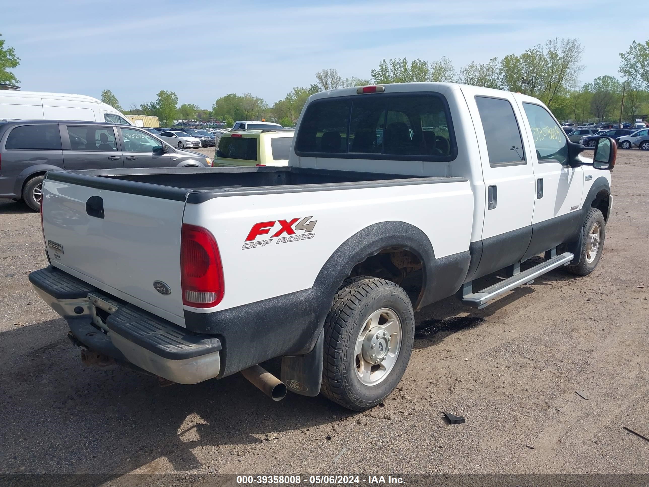 Photo 3 VIN: 1FTSW21P55EC99462 - FORD F250 