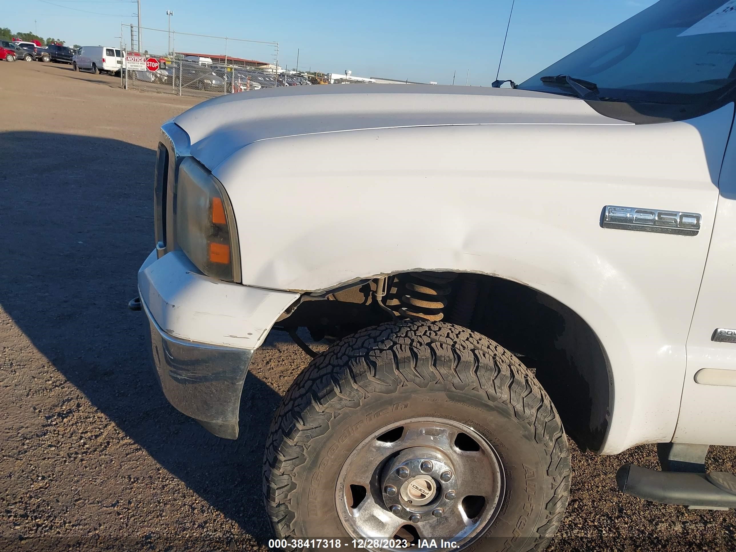 Photo 5 VIN: 1FTSW21P55ED10170 - FORD F250 