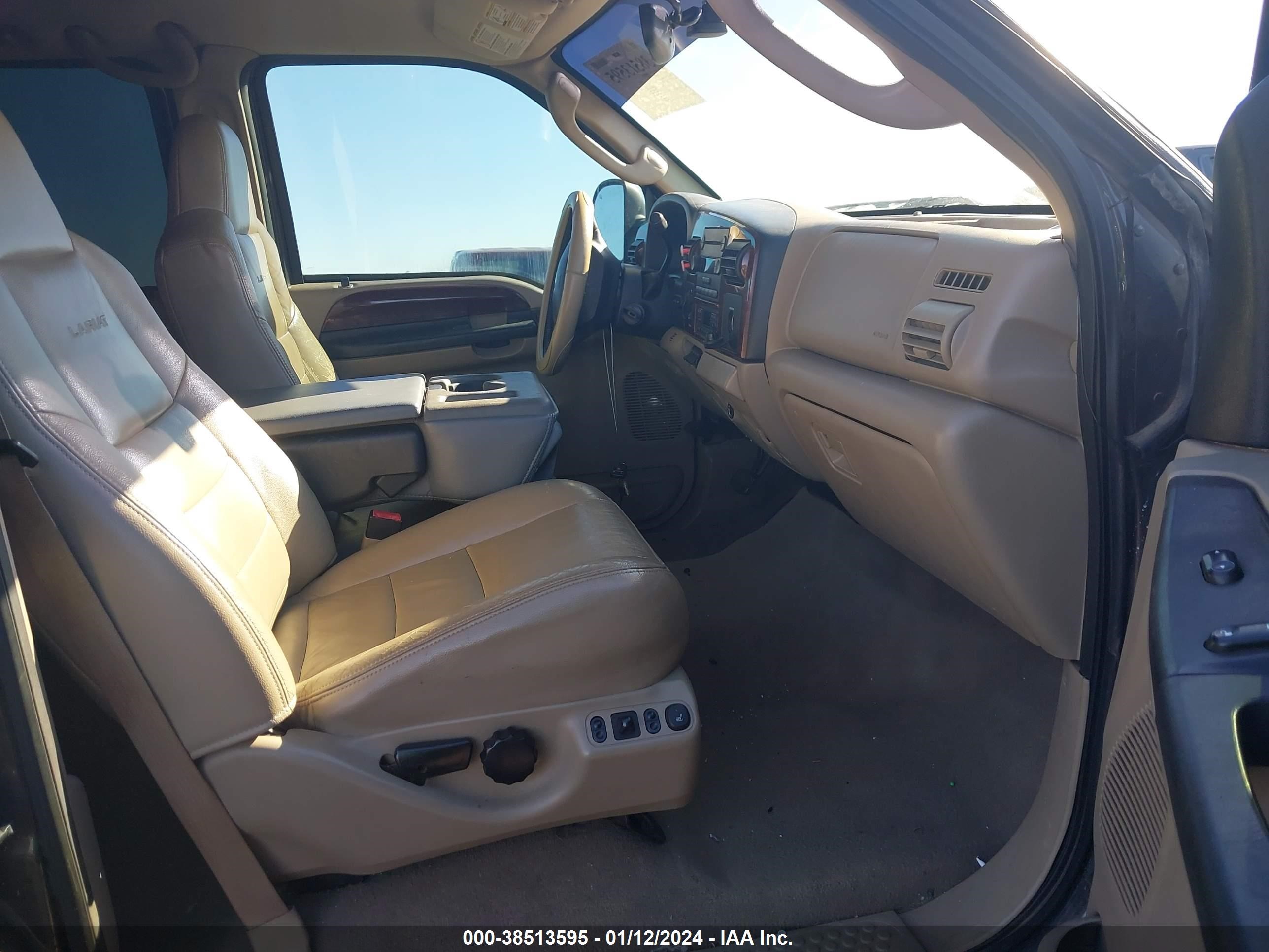 Photo 4 VIN: 1FTSW21P65ED11215 - FORD F250 