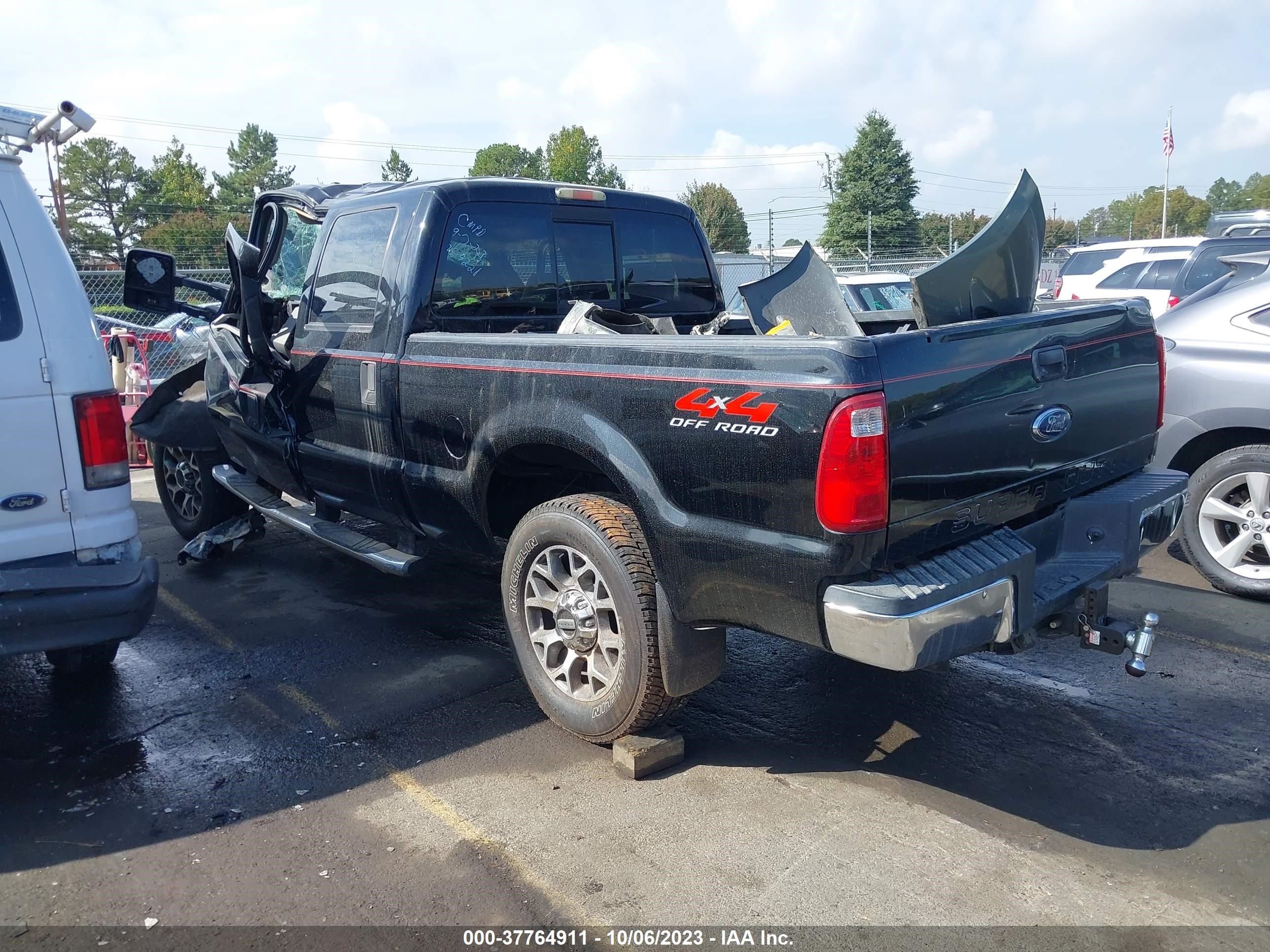 Photo 2 VIN: 1FTSW21R18ED89228 - FORD F250 