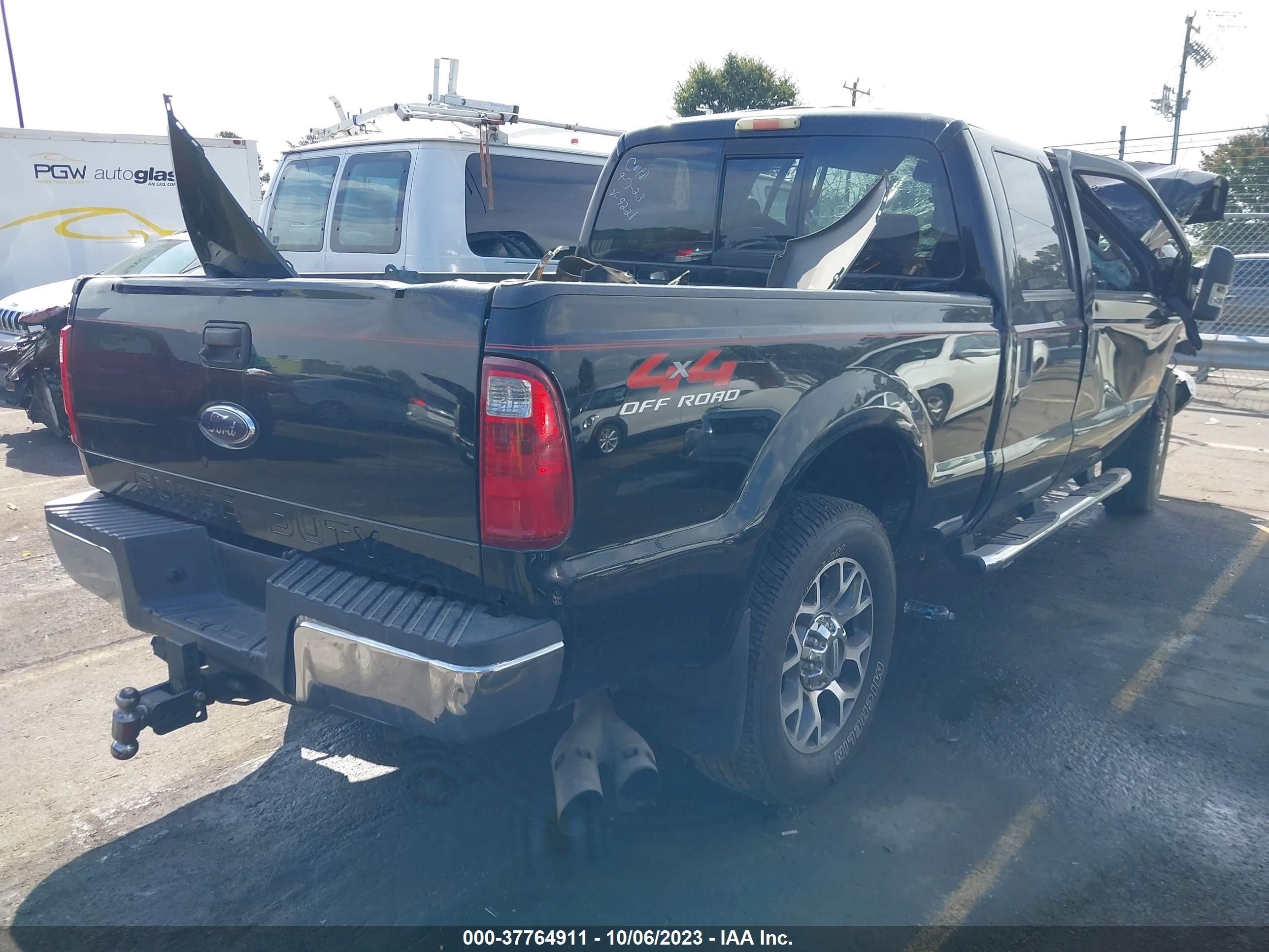 Photo 3 VIN: 1FTSW21R18ED89228 - FORD F250 