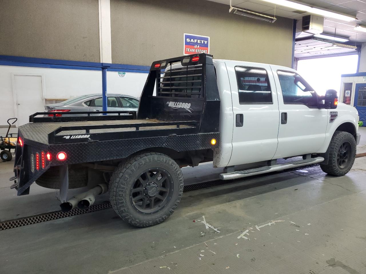 Photo 2 VIN: 1FTSW21R88ED84463 - FORD F250 