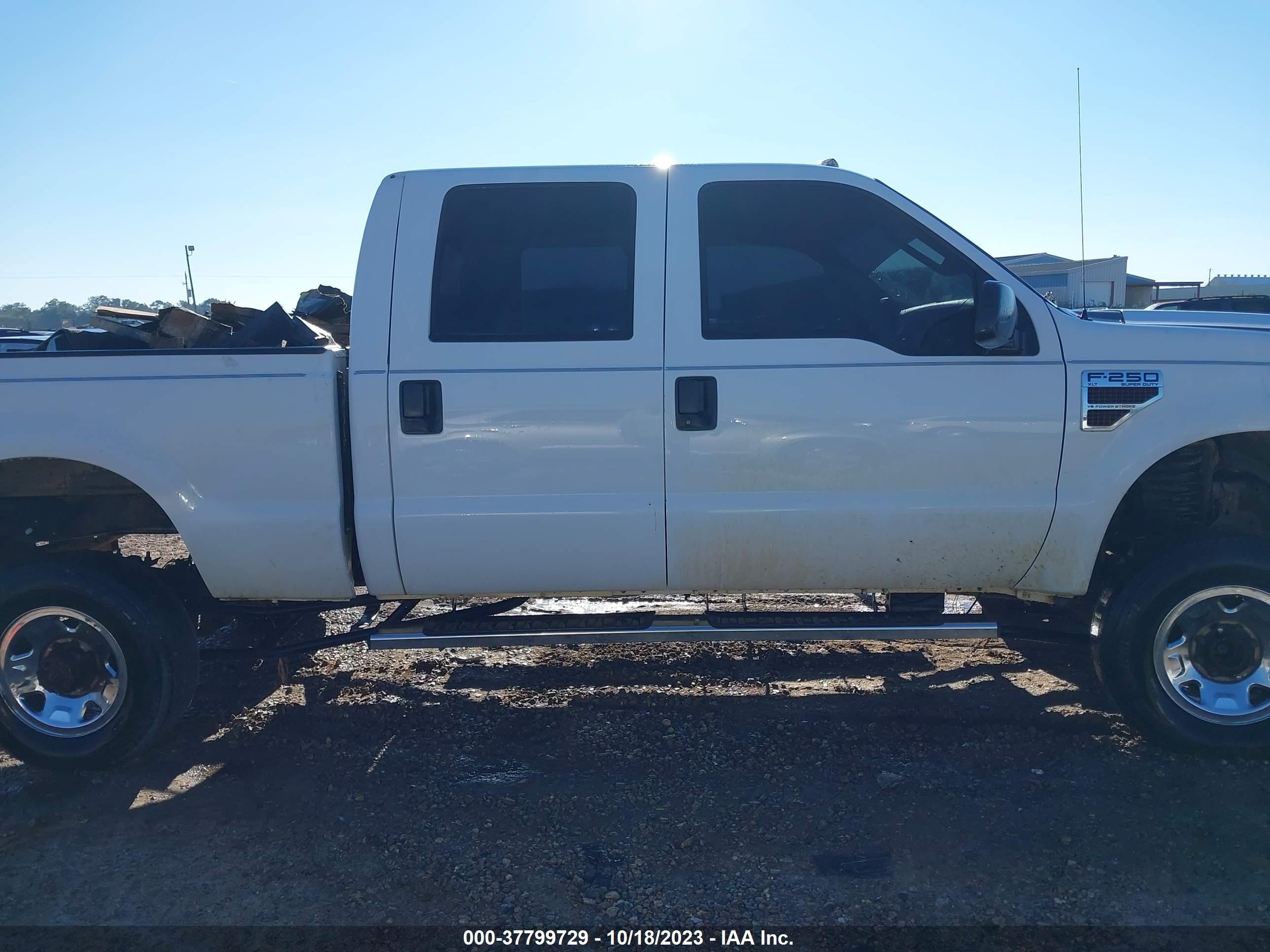 Photo 11 VIN: 1FTSW21R98EC00616 - FORD F250 