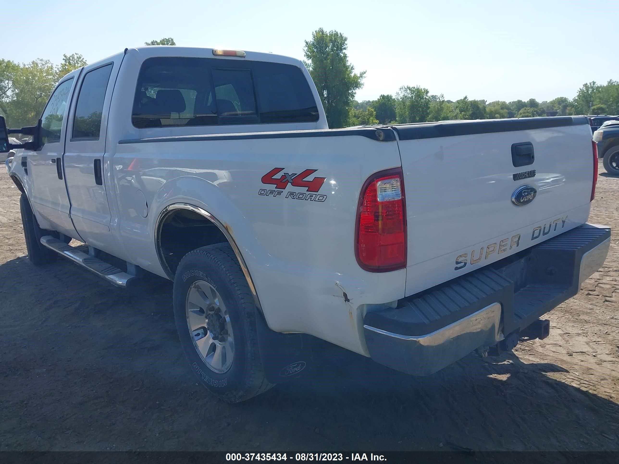 Photo 2 VIN: 1FTSW21Y18EA32526 - FORD F250 