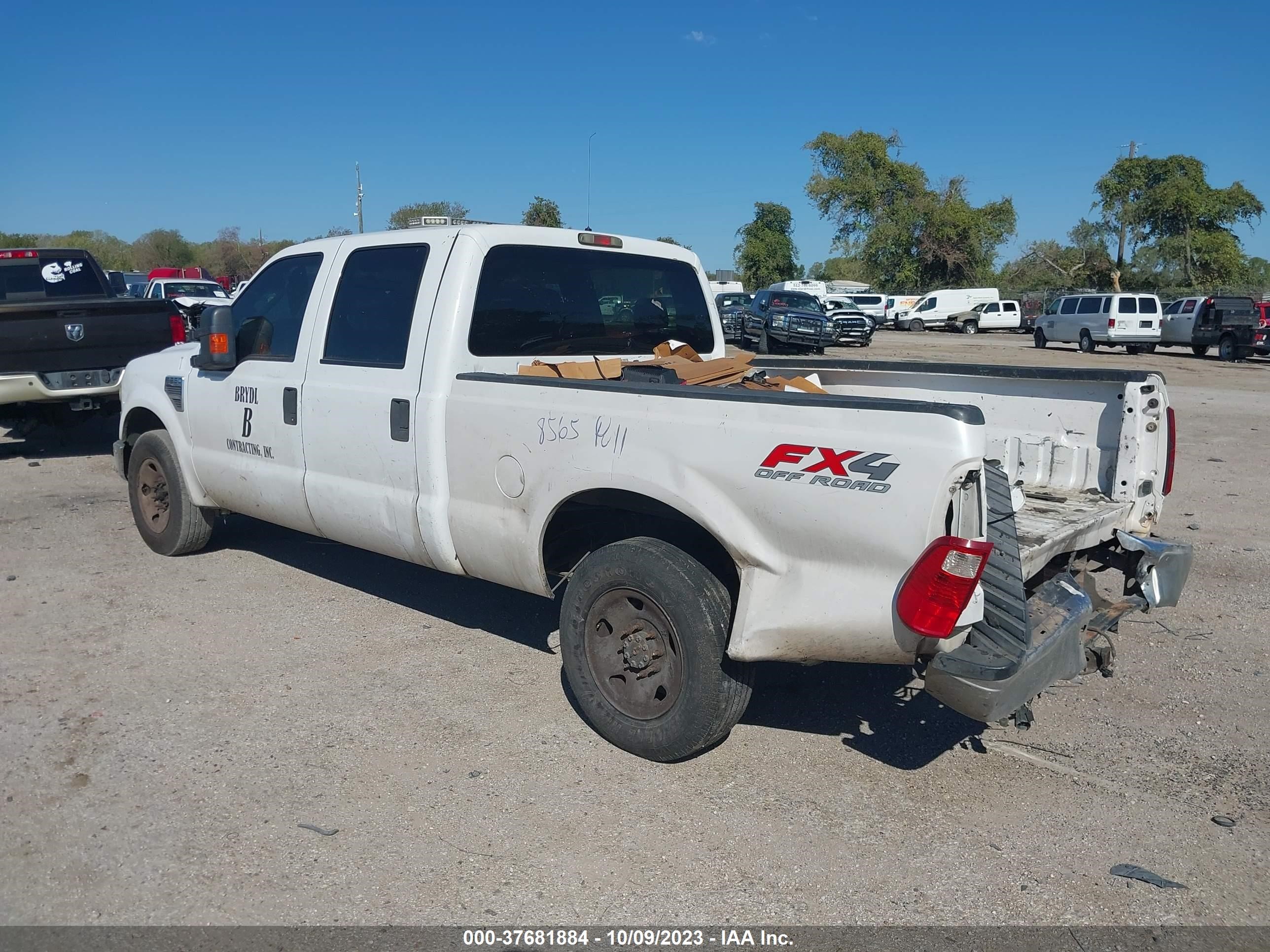 Photo 2 VIN: 1FTSW2A50AEA10156 - FORD F250 