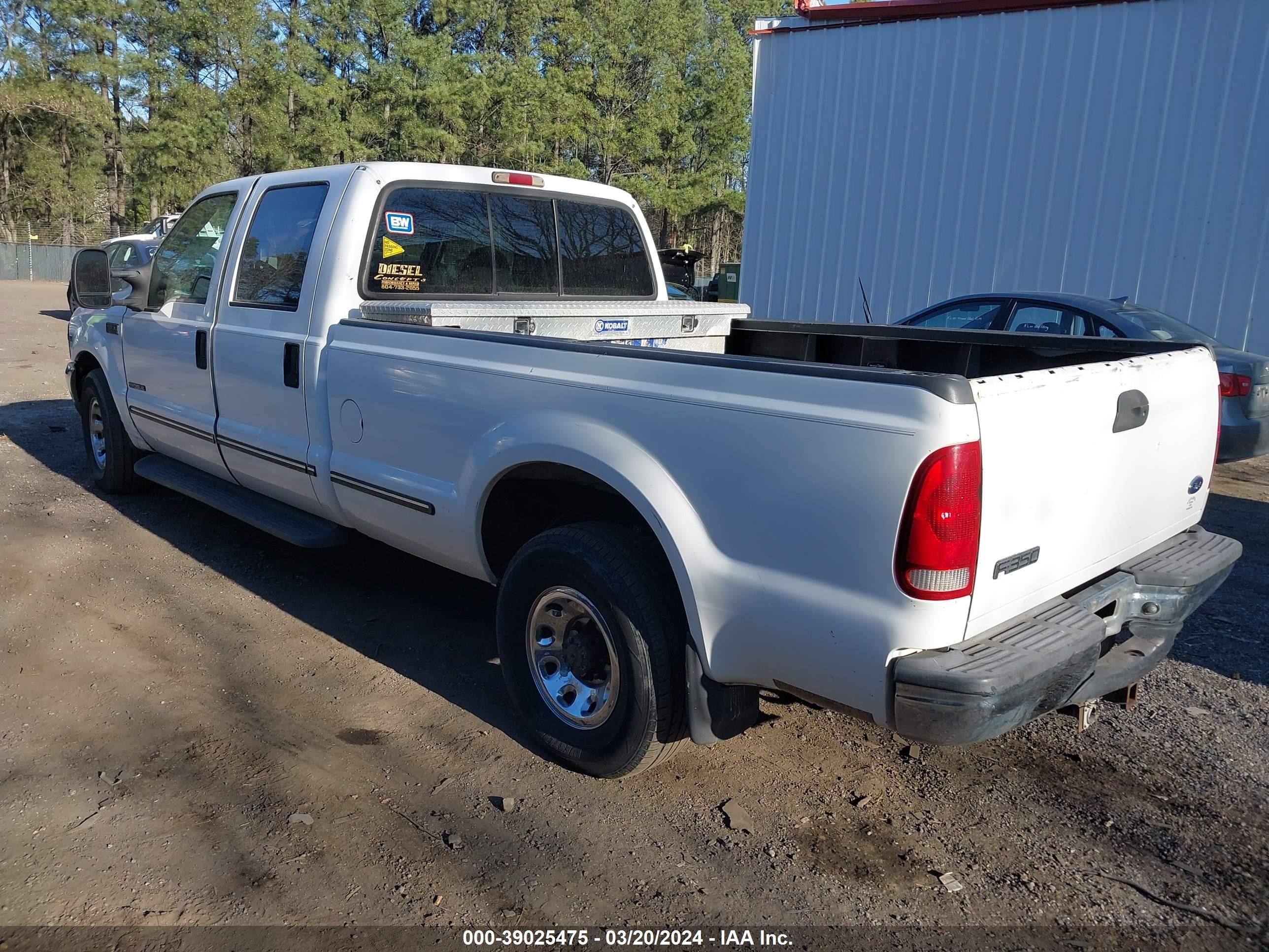 Photo 2 VIN: 1FTSW30F6XEA55773 - FORD F350 