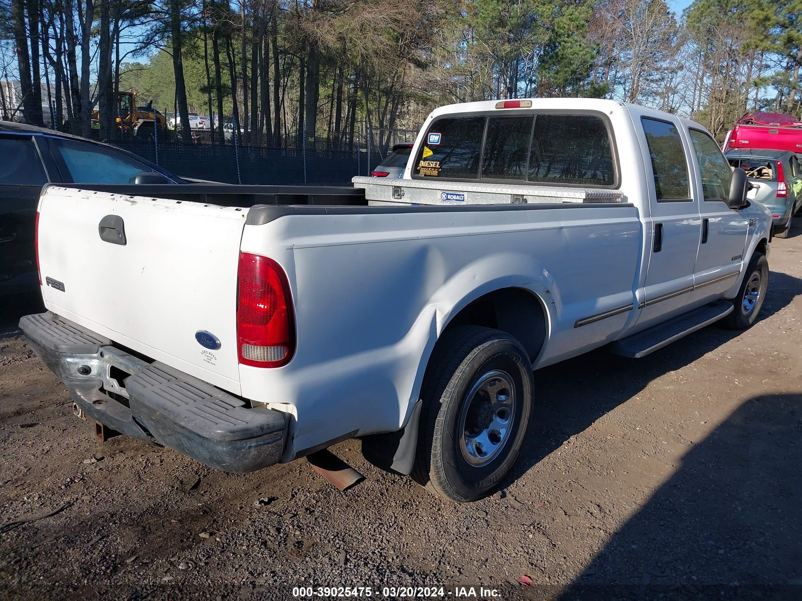 Photo 3 VIN: 1FTSW30F6XEA55773 - FORD F350 