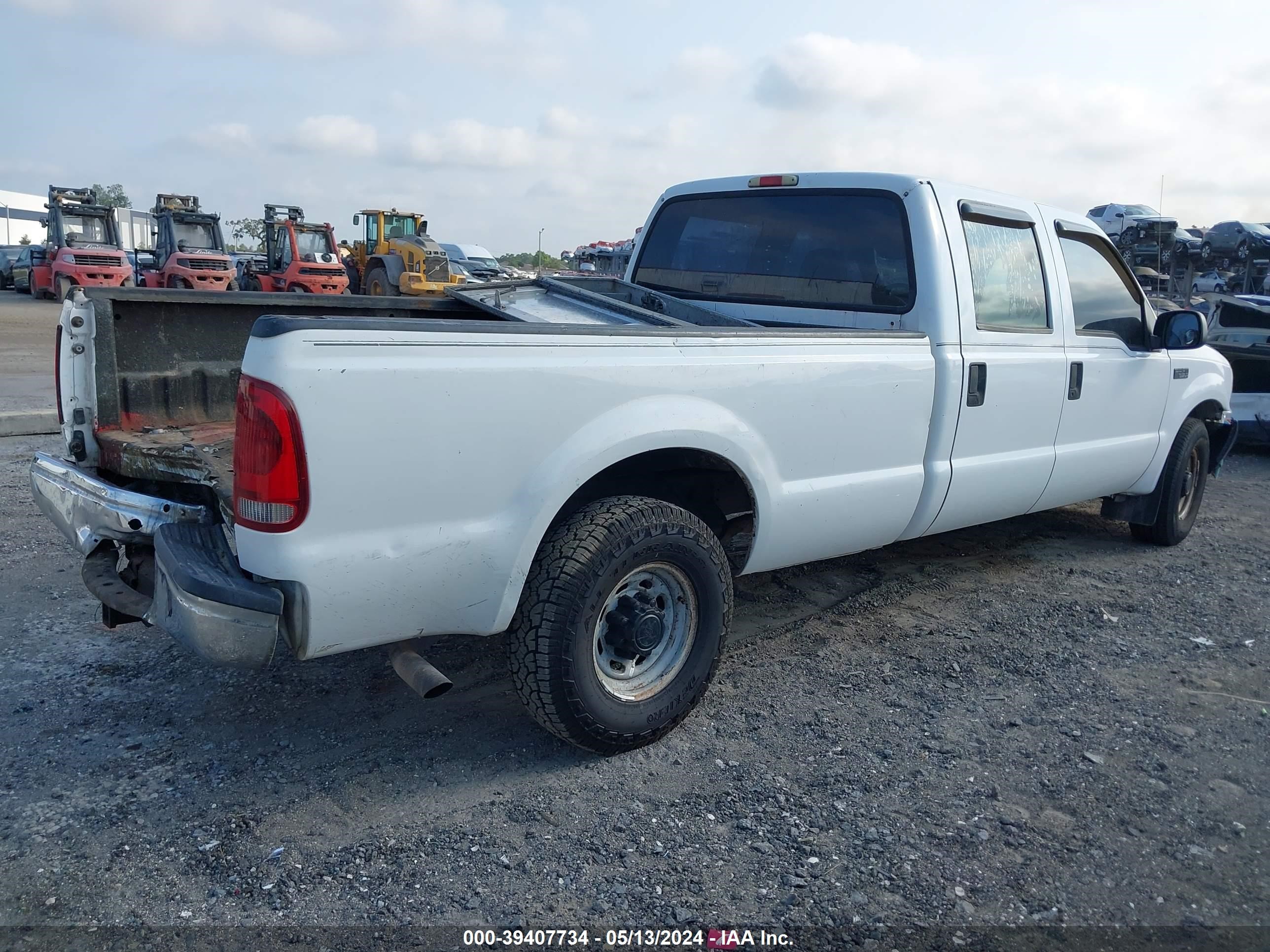 Photo 3 VIN: 1FTSW30L14EC92835 - FORD F350 