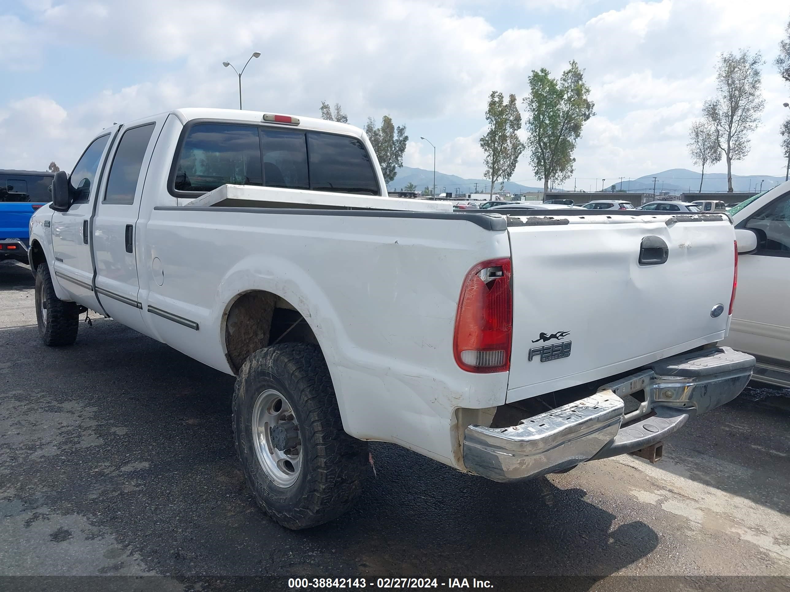 Photo 2 VIN: 1FTSW31F4XED37182 - FORD F350 