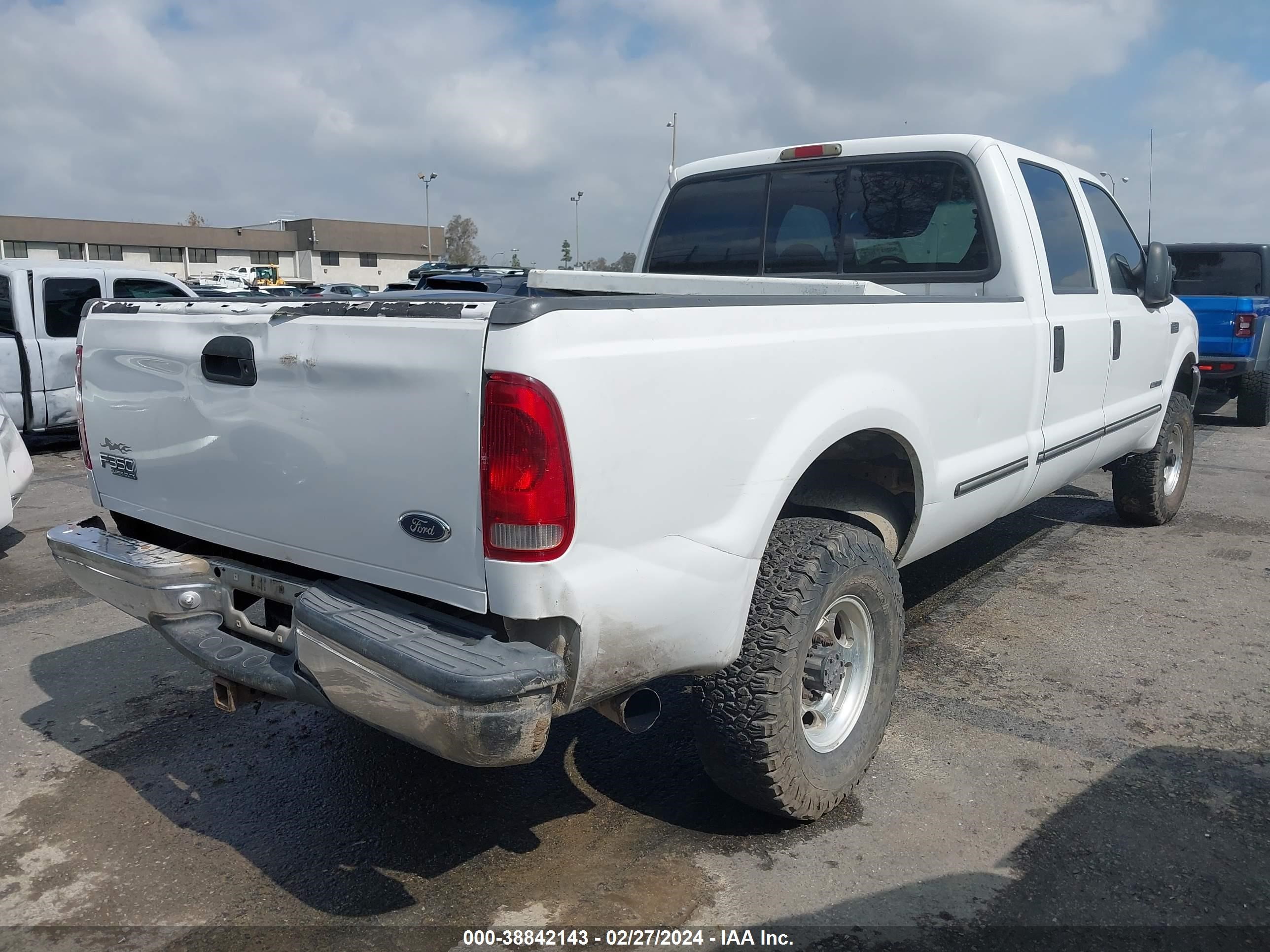 Photo 3 VIN: 1FTSW31F4XED37182 - FORD F350 