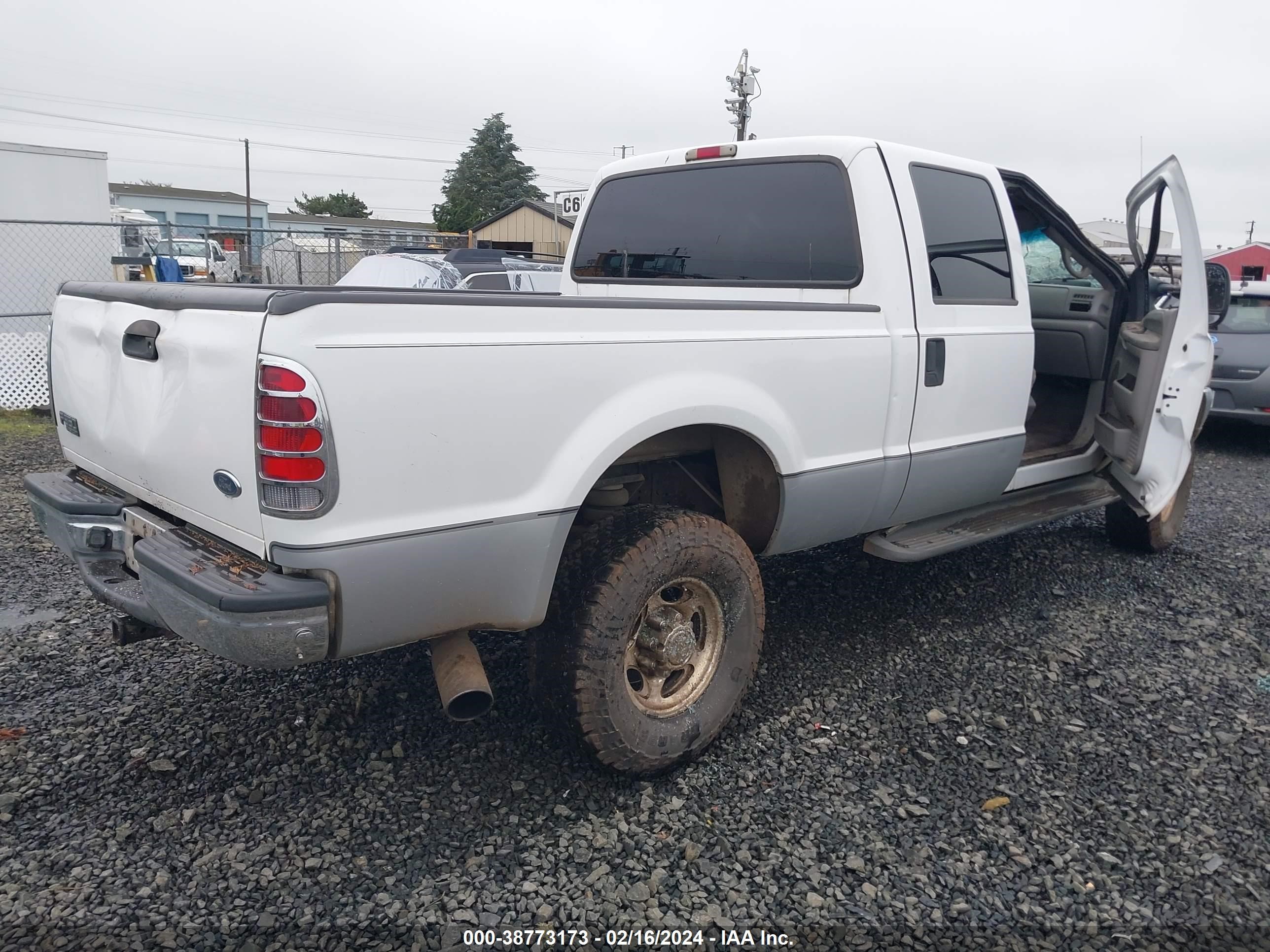 Photo 3 VIN: 1FTSW31F6YEB64220 - FORD F350 