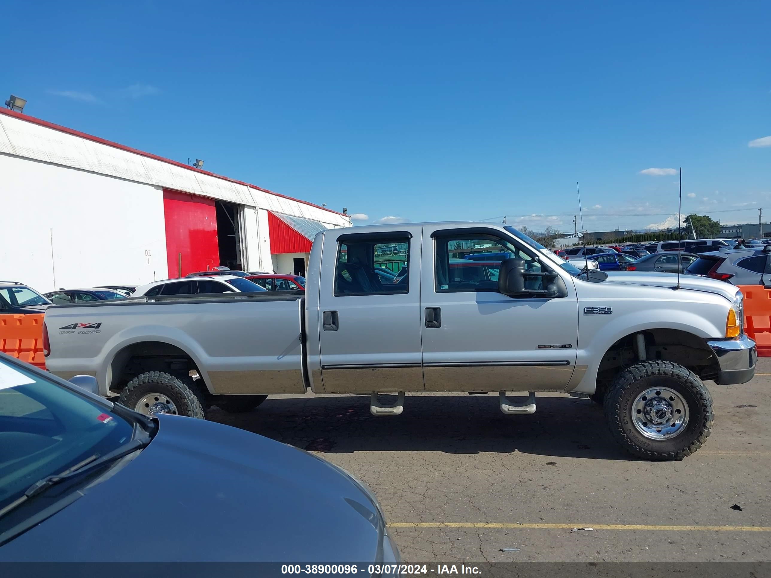 Photo 11 VIN: 1FTSW31F8XEE20761 - FORD F350 