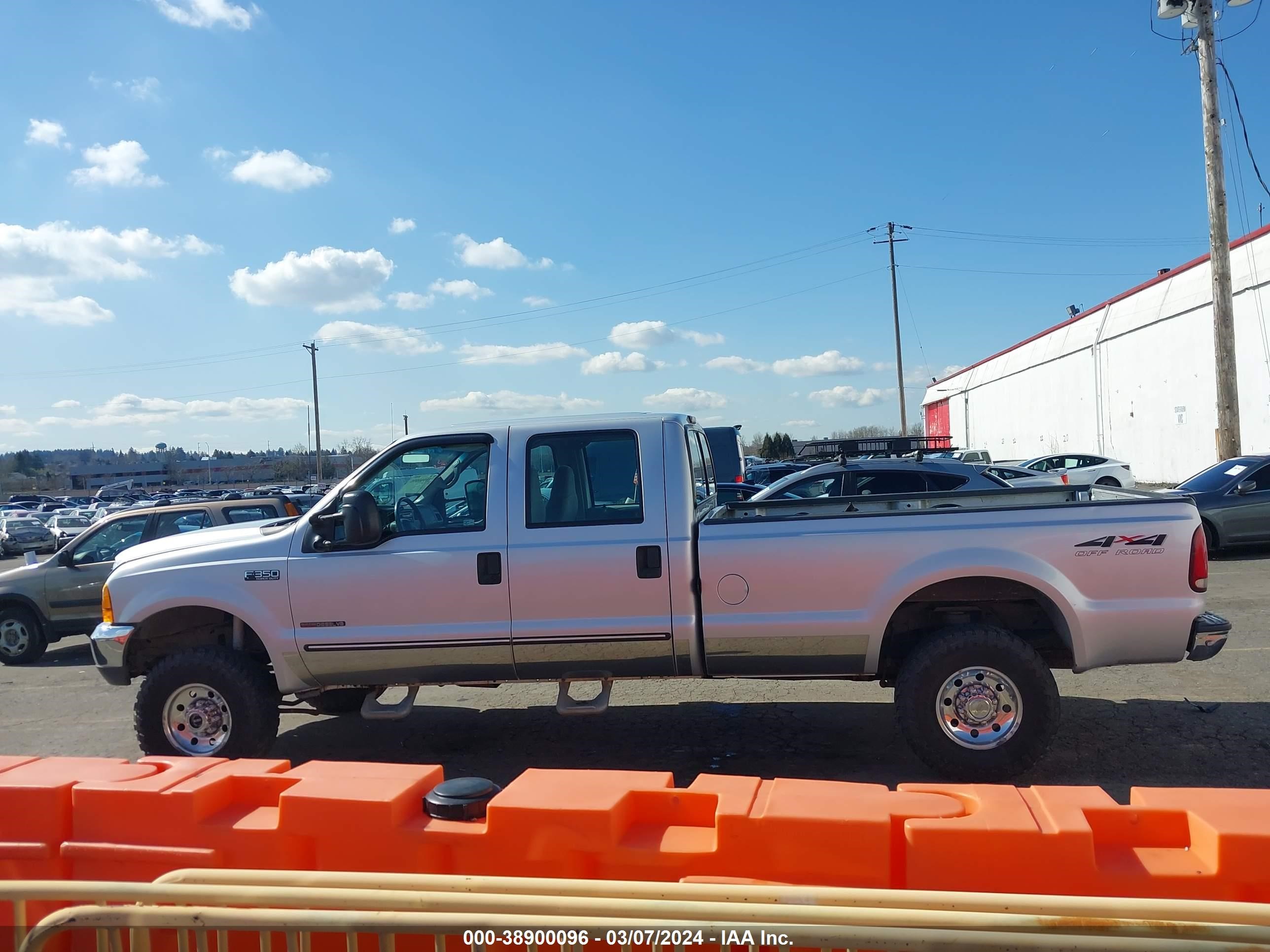 Photo 12 VIN: 1FTSW31F8XEE20761 - FORD F350 