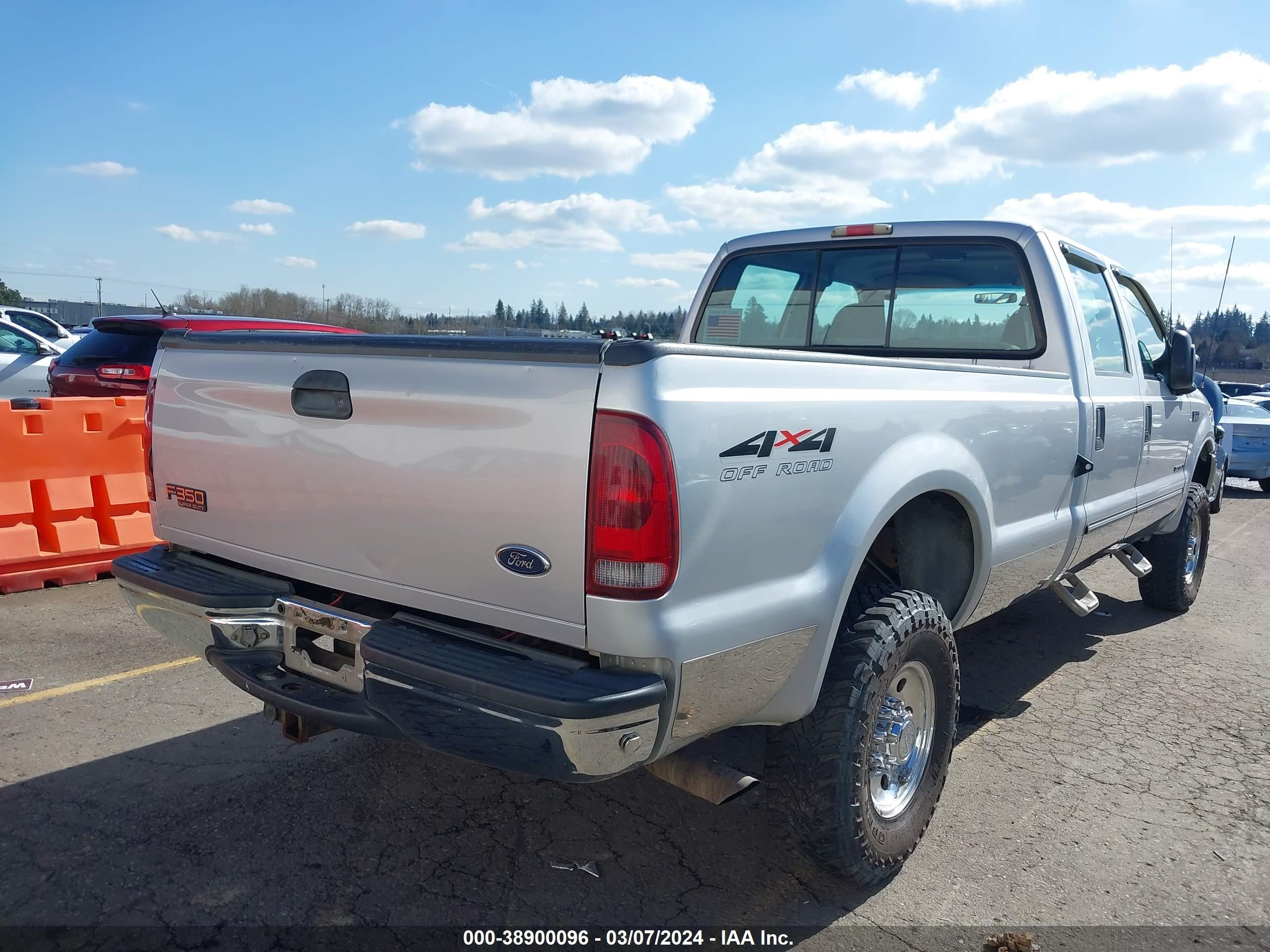 Photo 3 VIN: 1FTSW31F8XEE20761 - FORD F350 