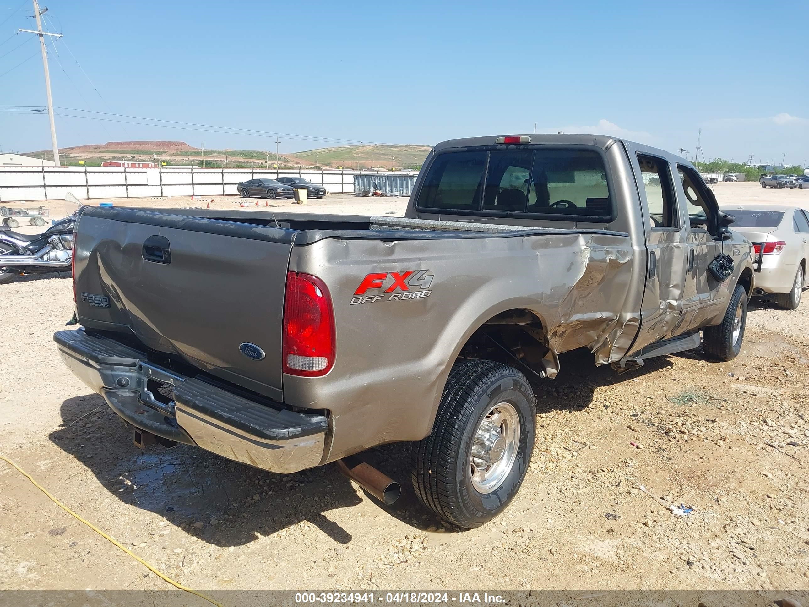 Photo 3 VIN: 1FTSW31P83EC45186 - FORD F350 