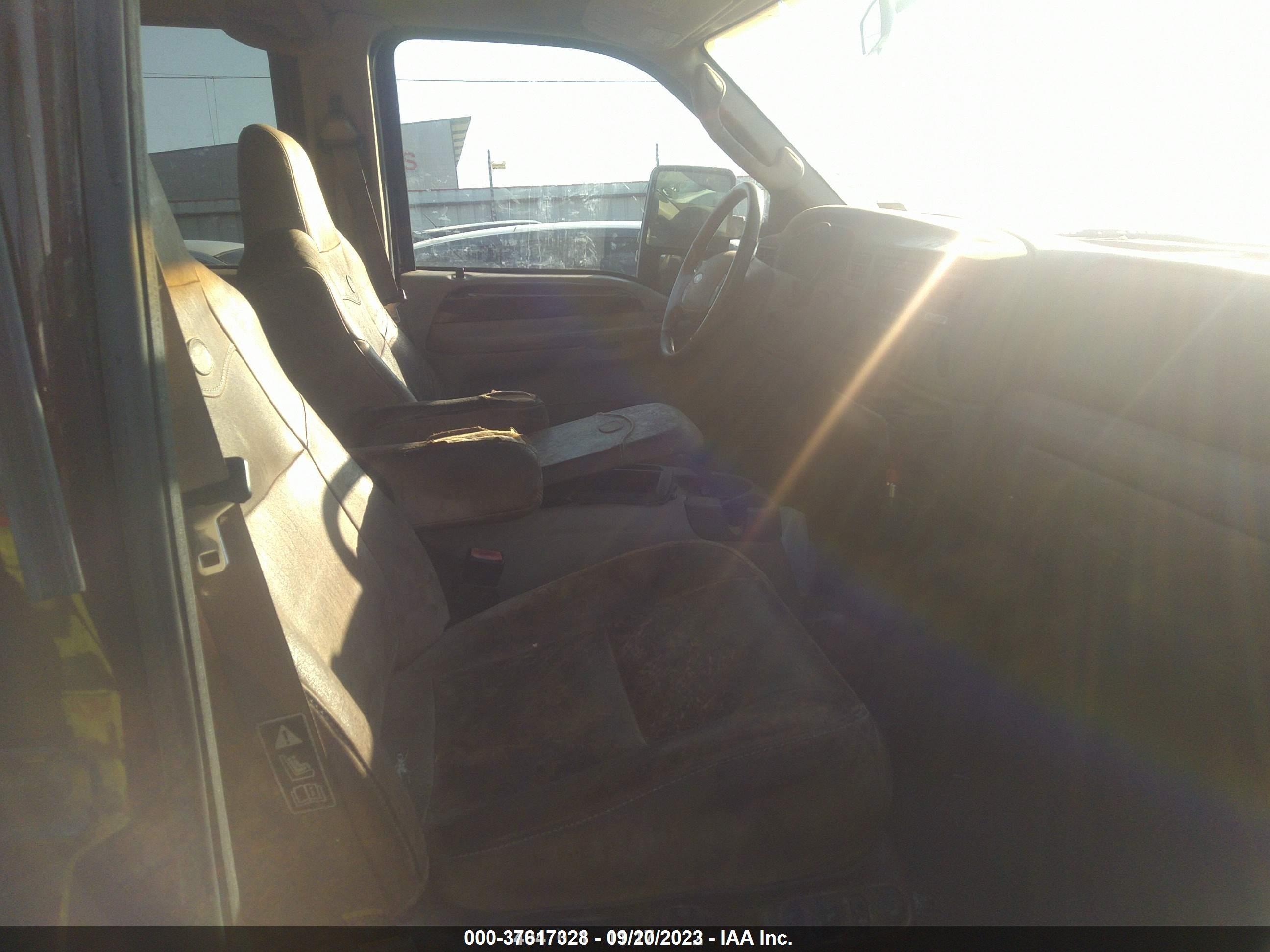 Photo 4 VIN: 1FTSW31P93EC45083 - FORD F350 