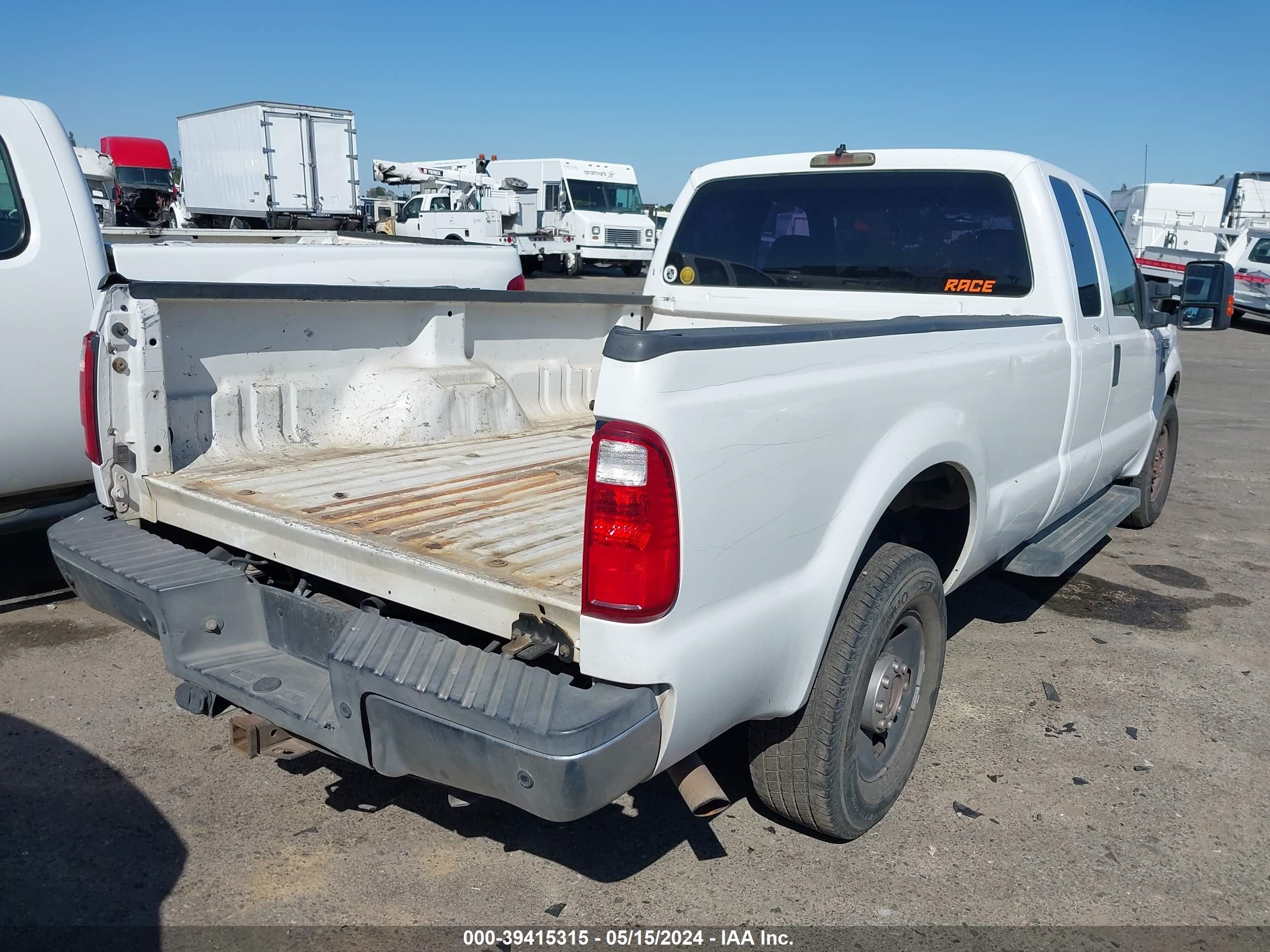 Photo 3 VIN: 1FTSX20548EE17826 - FORD F250 