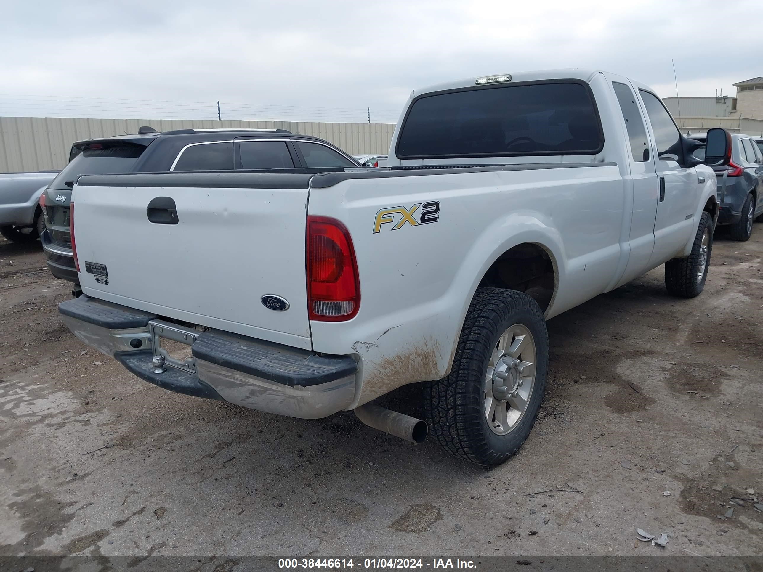 Photo 3 VIN: 1FTSX20P35EB15022 - FORD F250 