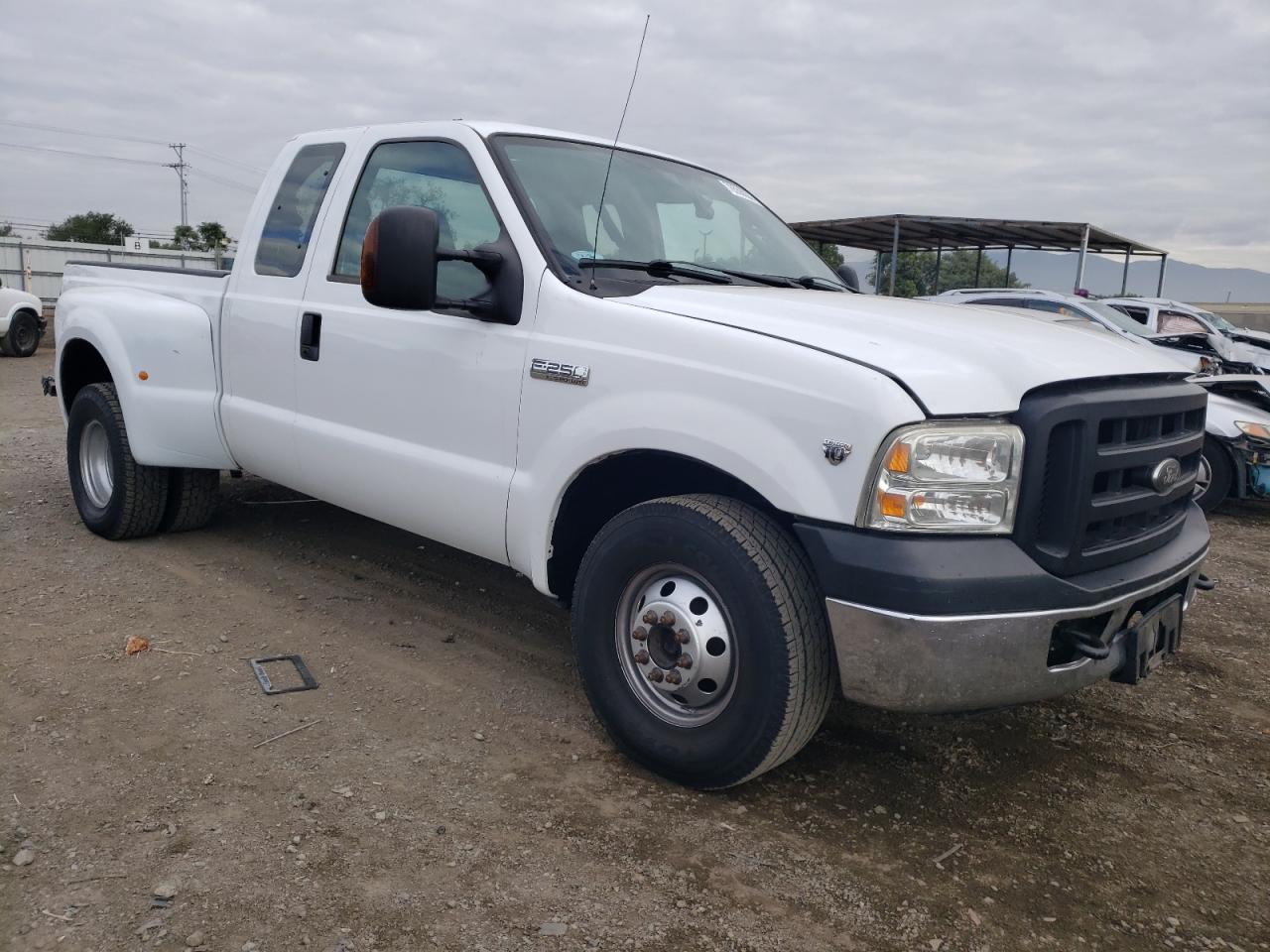 Photo 3 VIN: 1FTSX20YX7EA79535 - FORD F250 