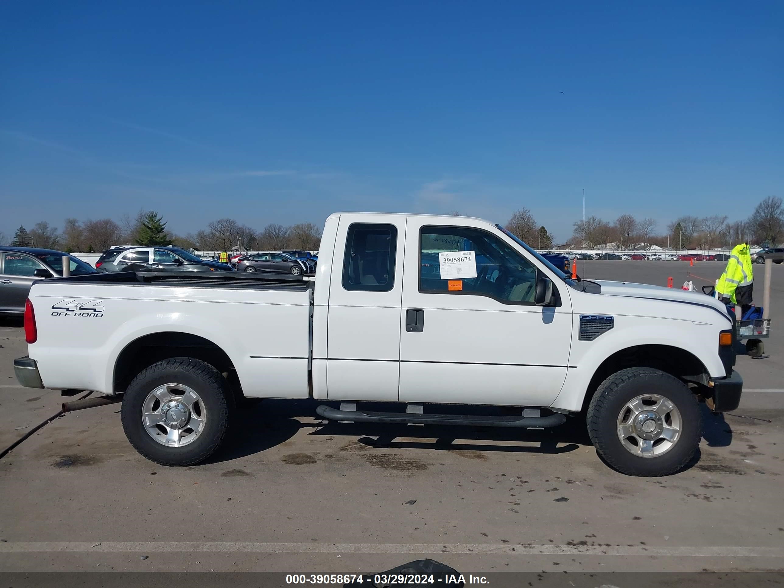 Photo 12 VIN: 1FTSX21568ED45980 - FORD F250 